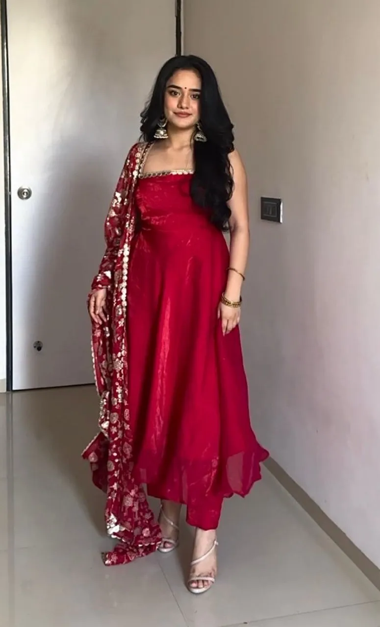 'Ayina' Suit set - Red view 3