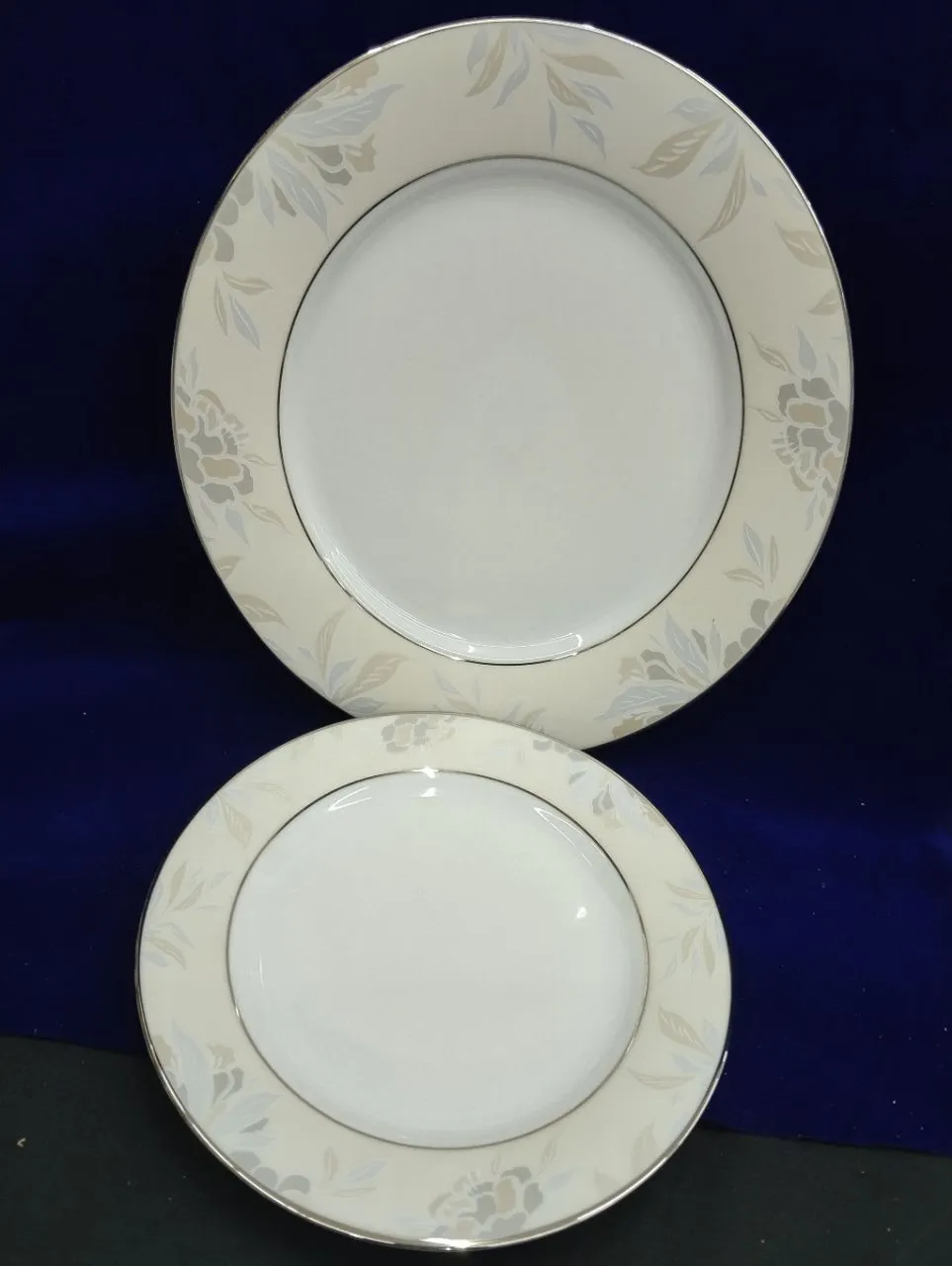 Elegant Floral Dinner Plate Dankotua view 2