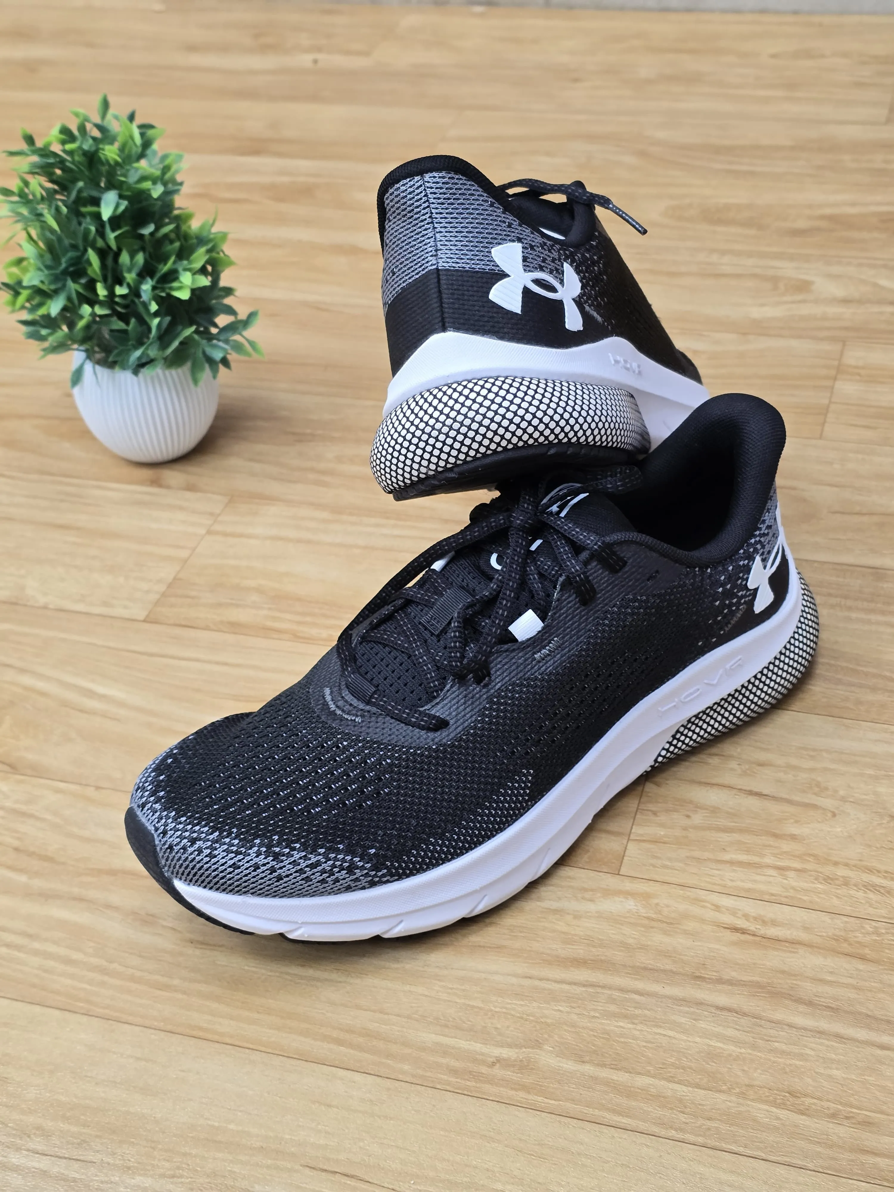 Under Armour Running Shoes view 2