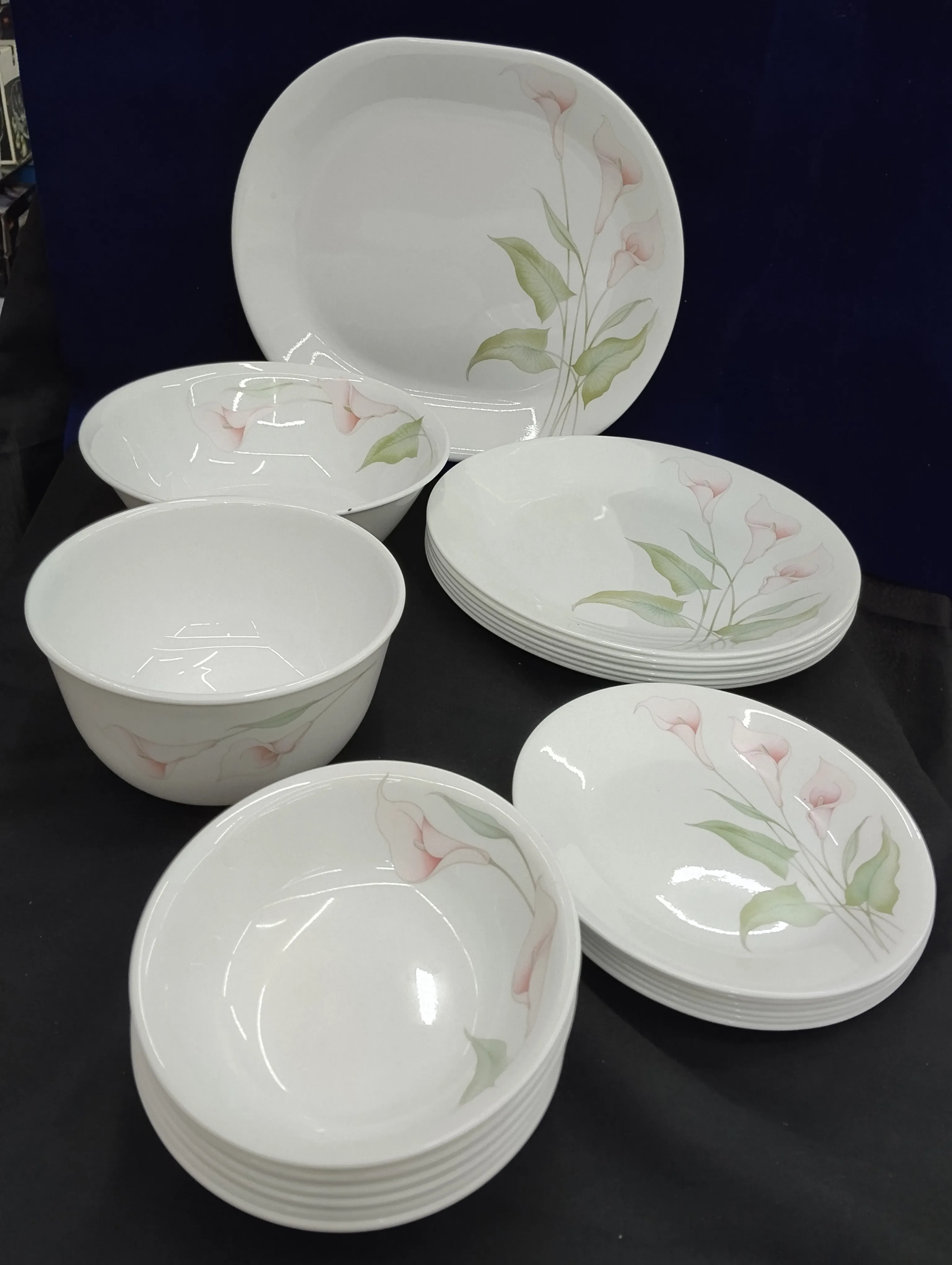 Floral Porcelain Dinnerware Set Corelle view 2
