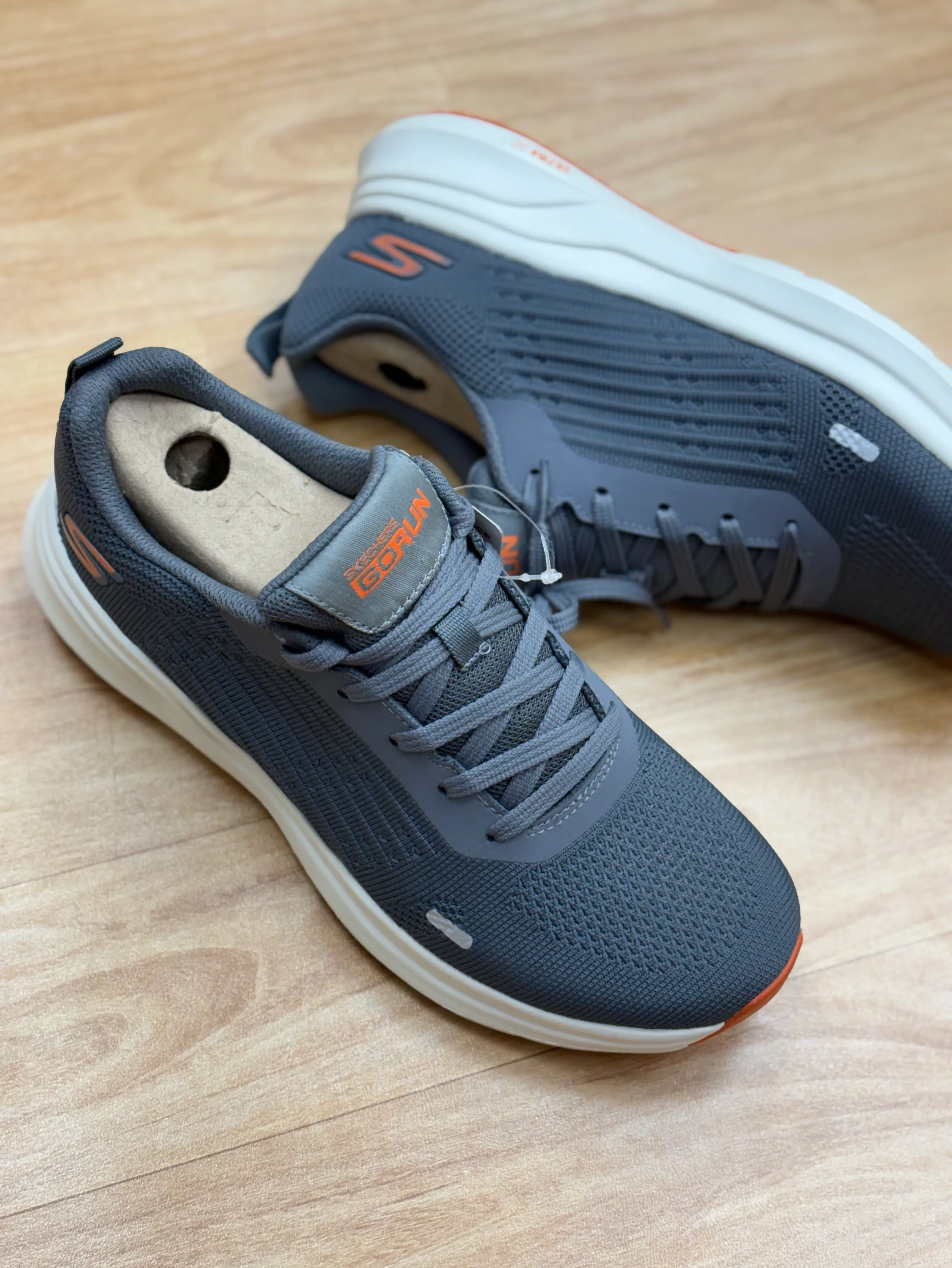 Skechers GOrun view 2