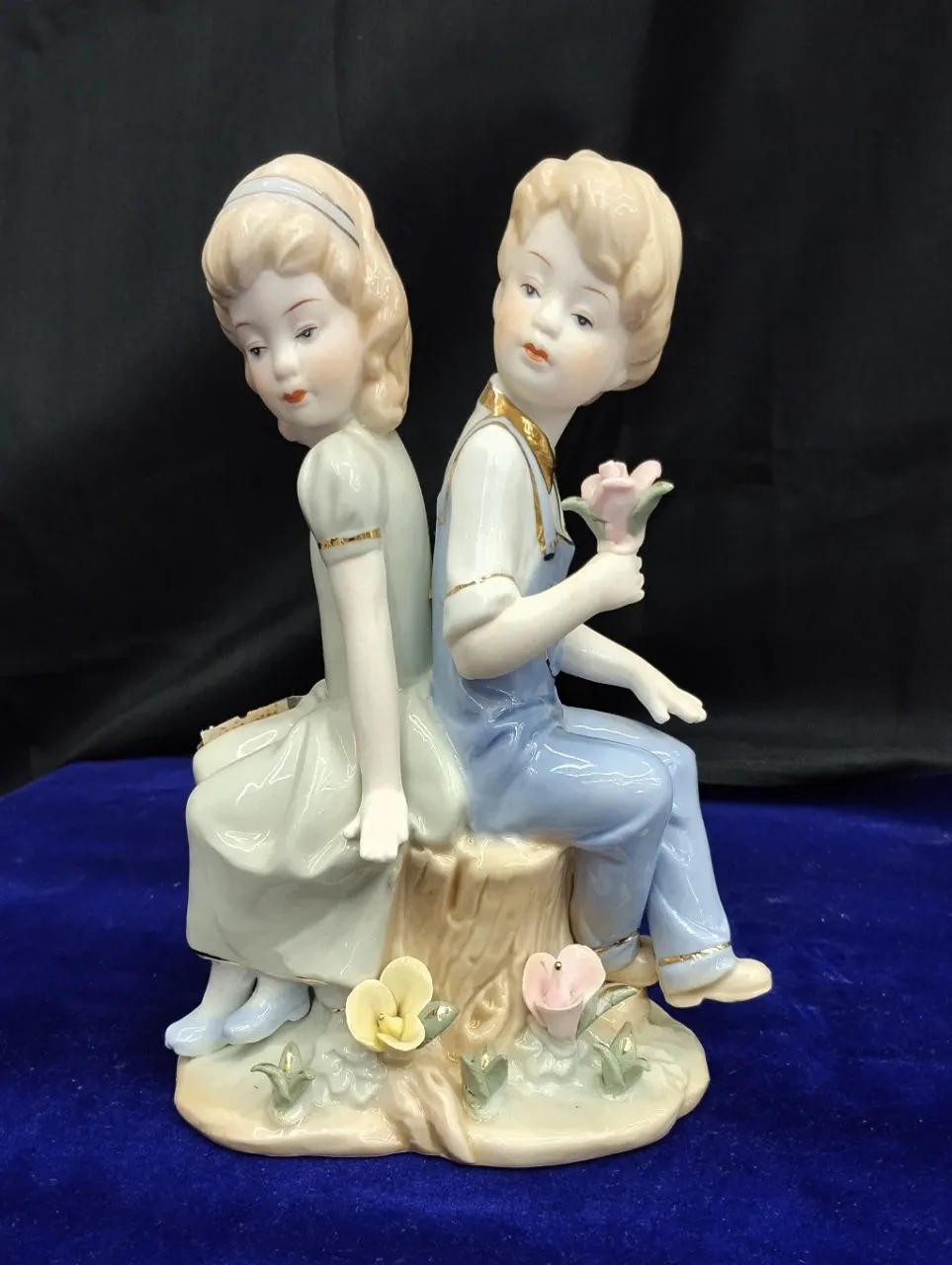 Porcelain Couple Figurine Adolescent view 3