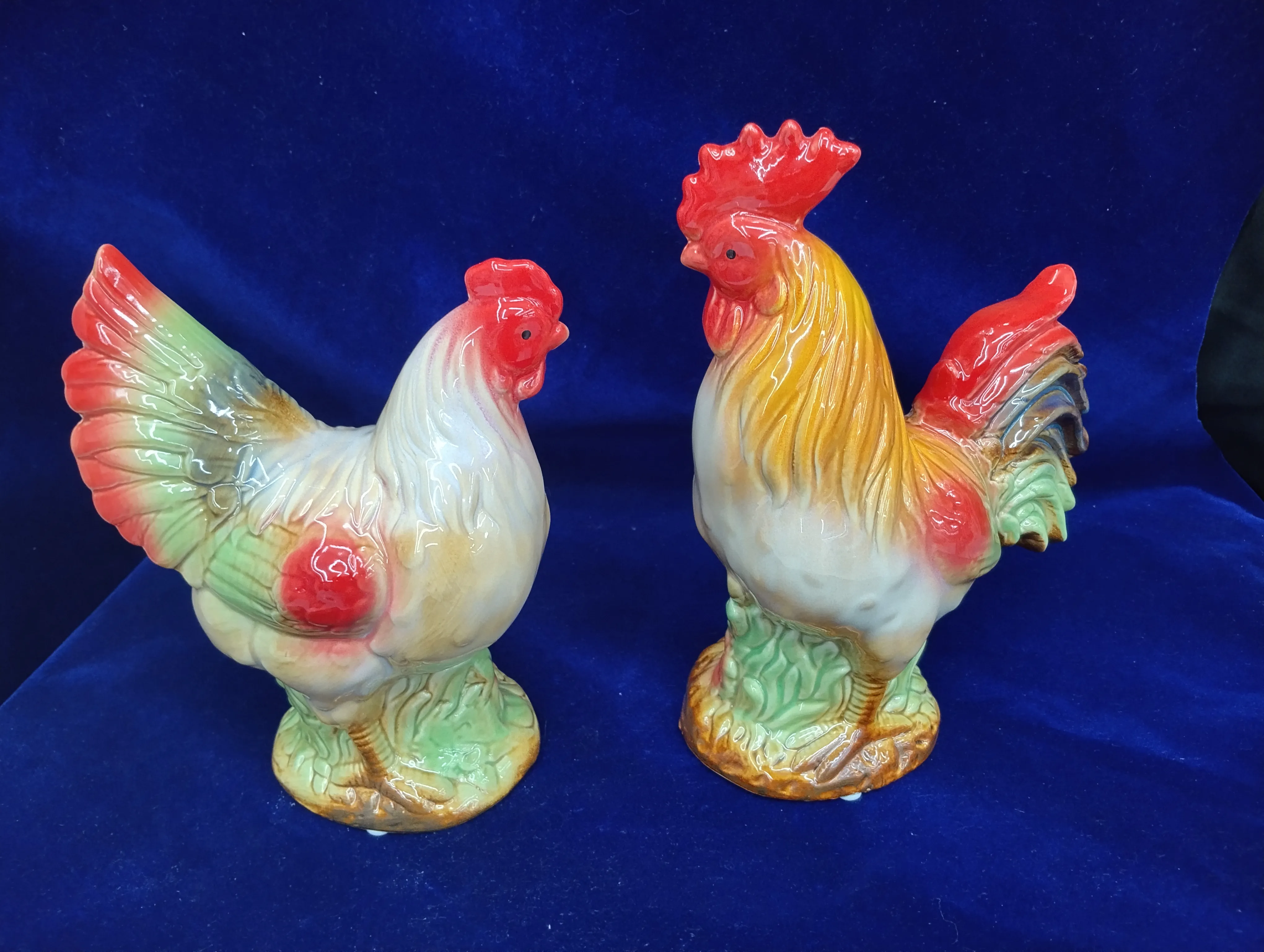 Glass ooster and Hen Set view 2