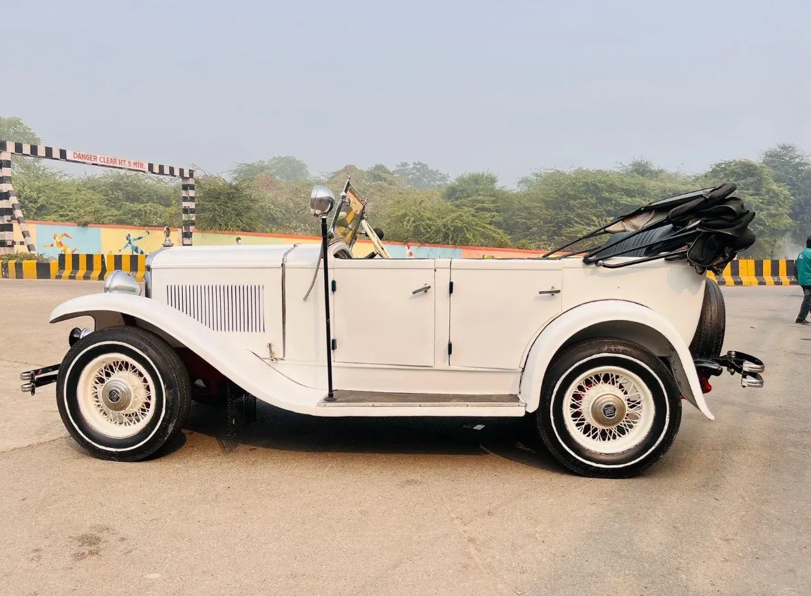 Vintage Luxury Car Rental view 3