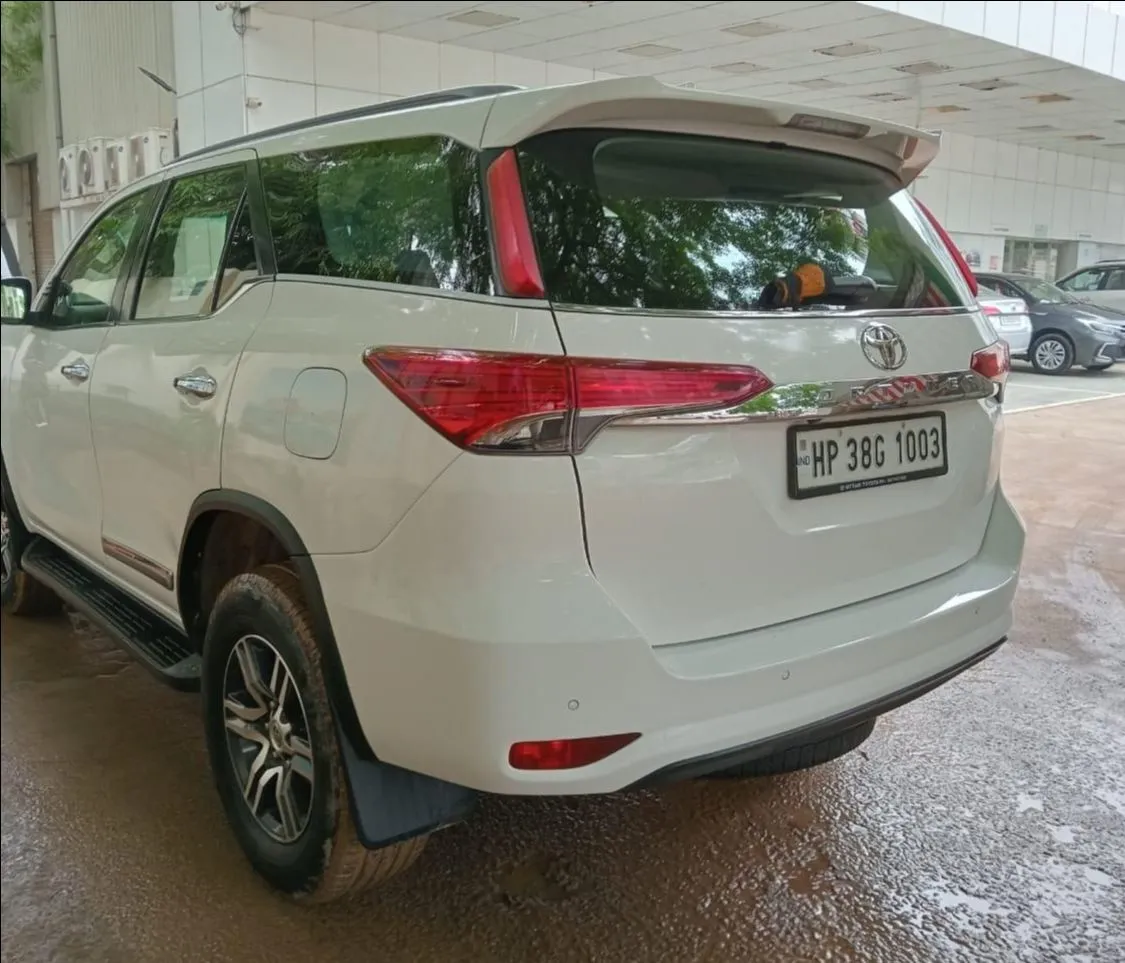 Toyota Fortuner Desail Automatic view 4