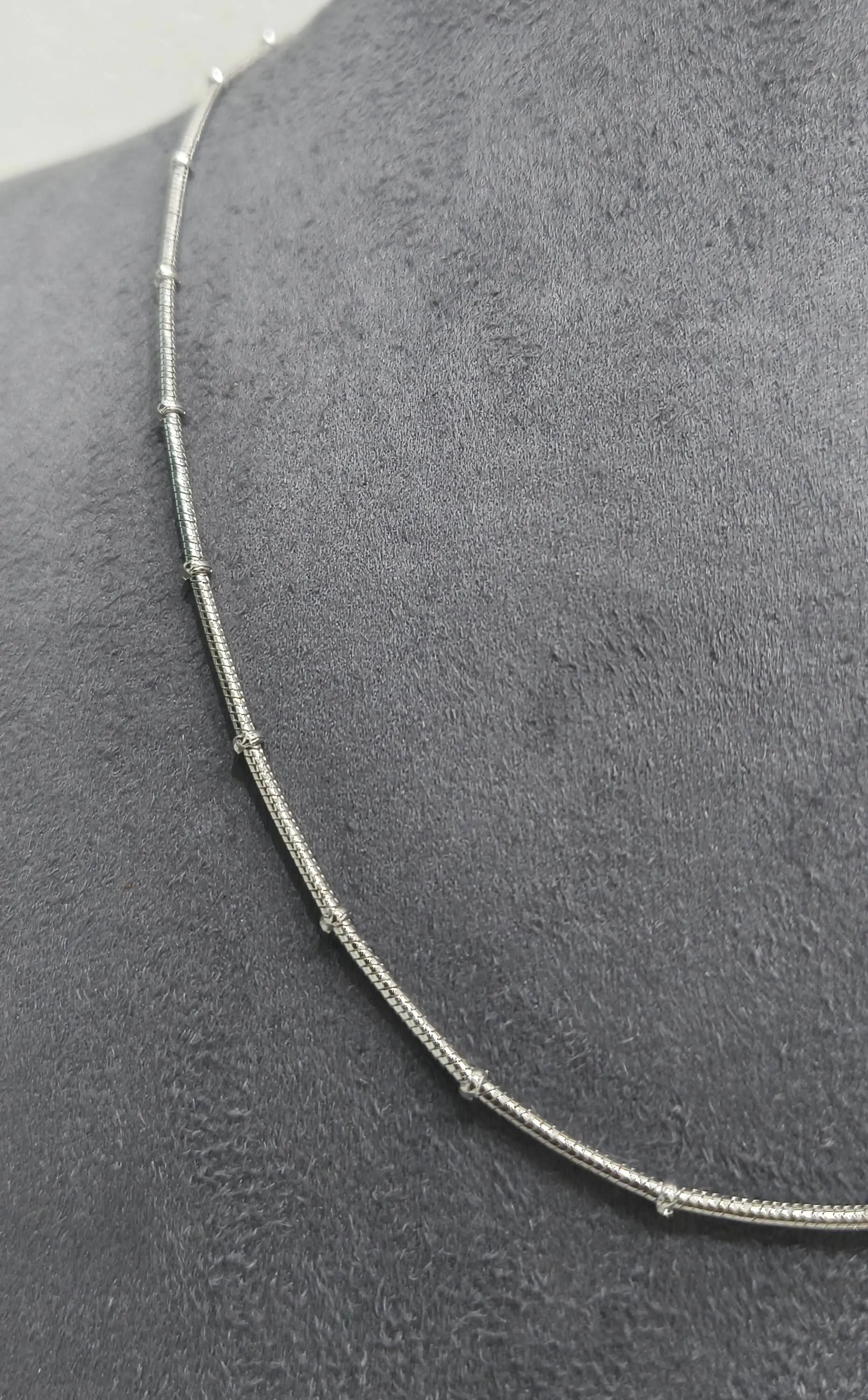 Silver Necklace (AVSCH-07) view 2