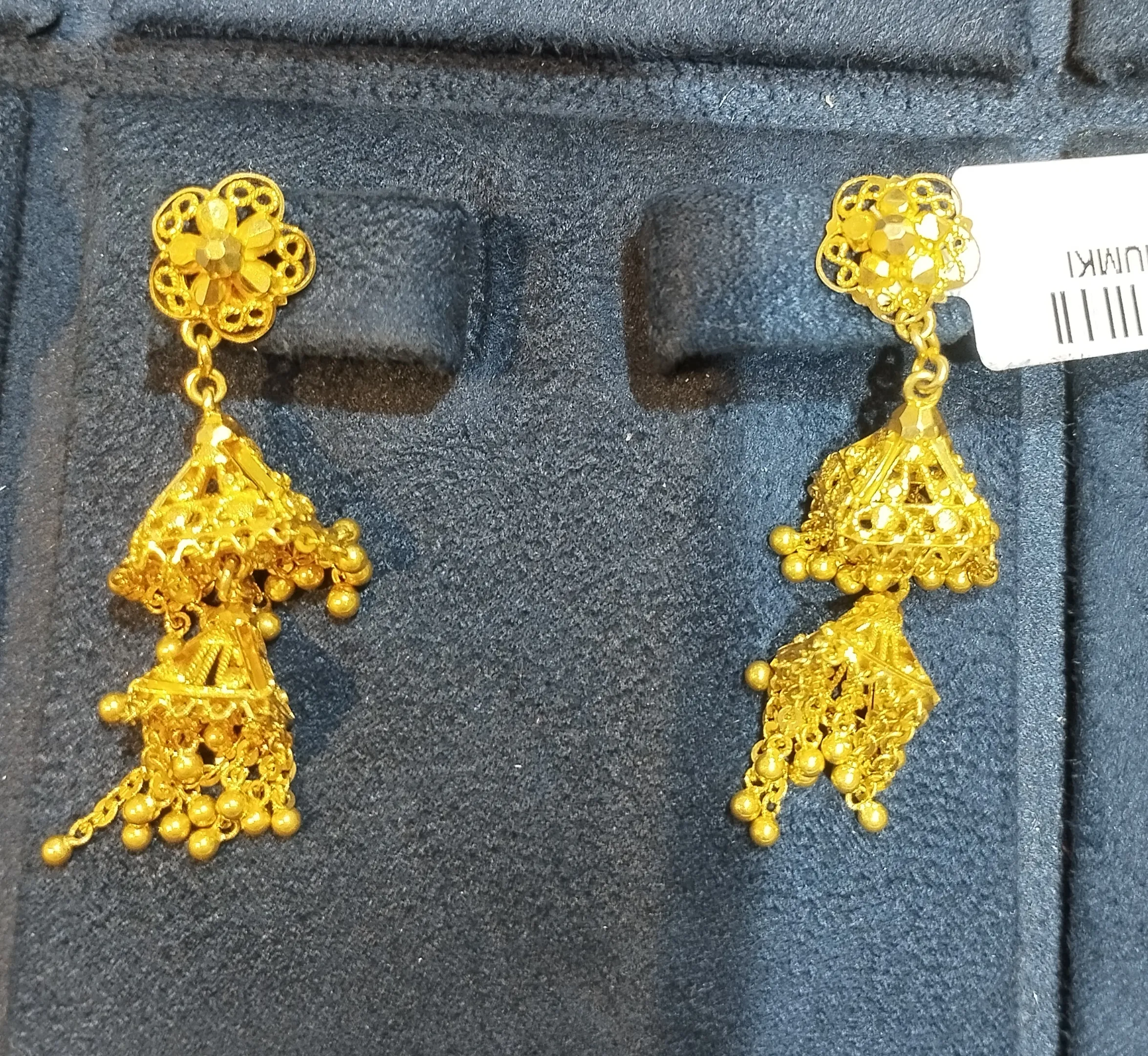 Gold Filigree Earrings 750hm view 2