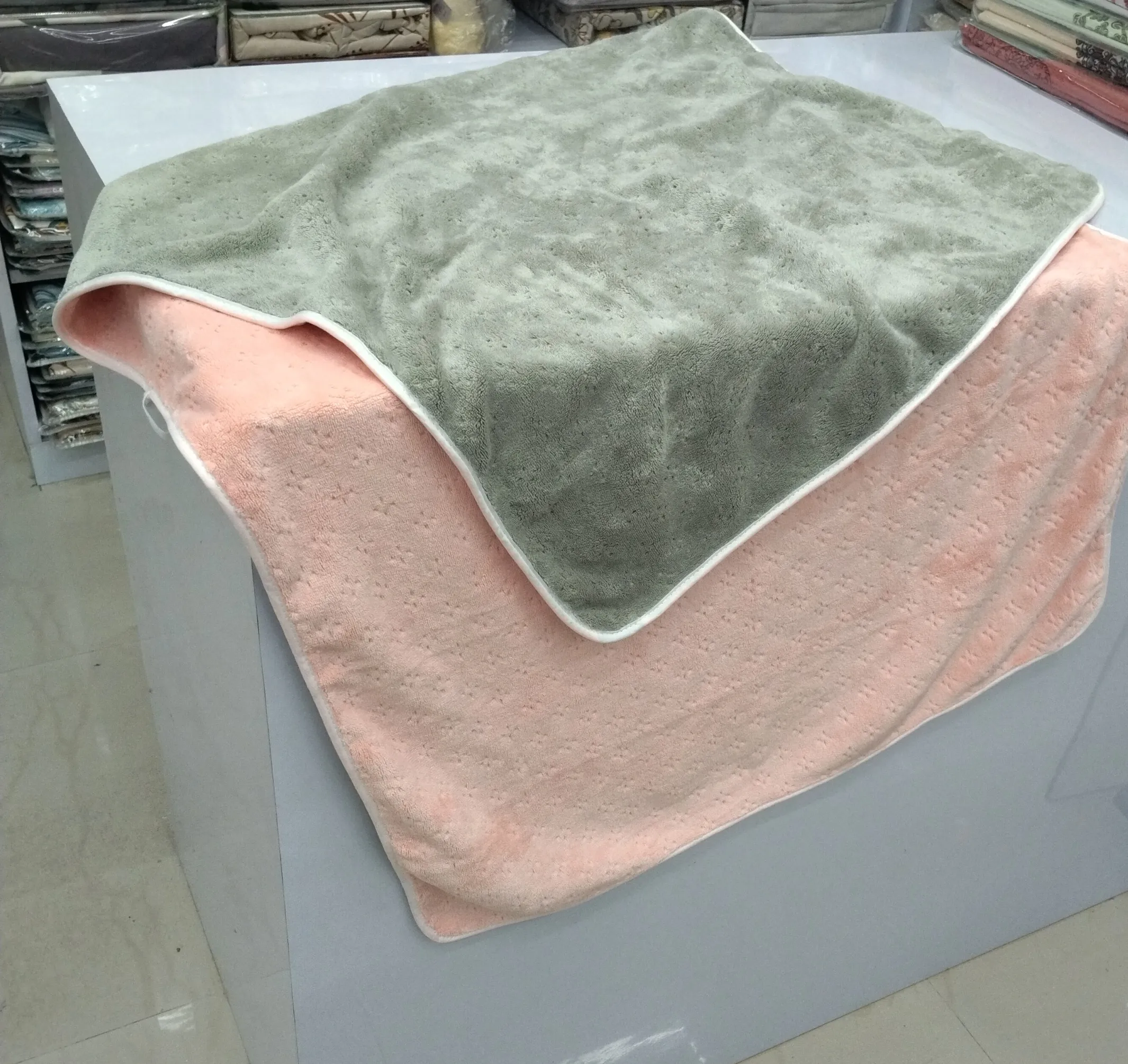 Micro Fiber Dual Colours Bath Towel view 2