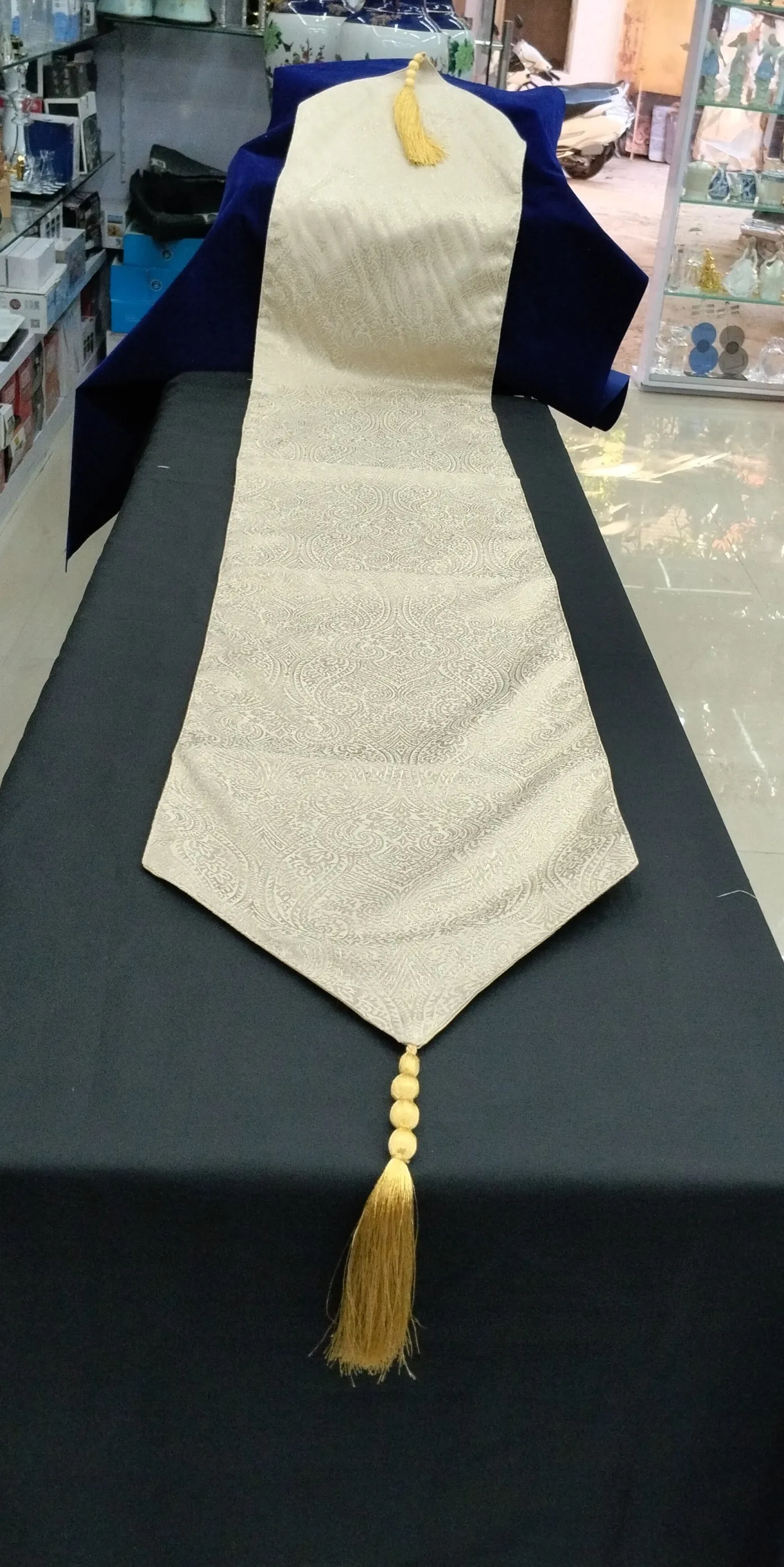 Table Runner view 2