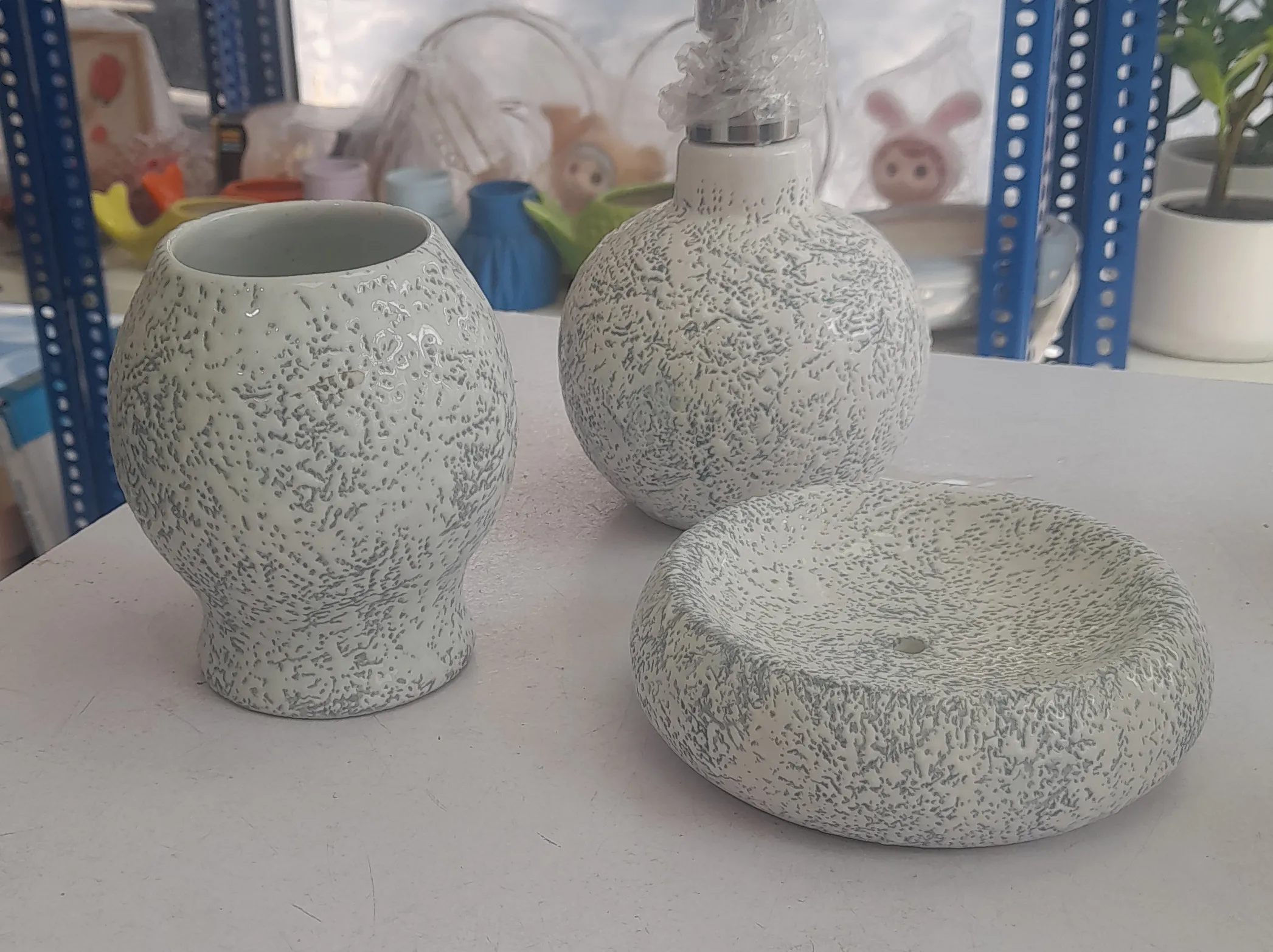 Speckled Ceramic Bathroom Set Of 3 Nos view 2