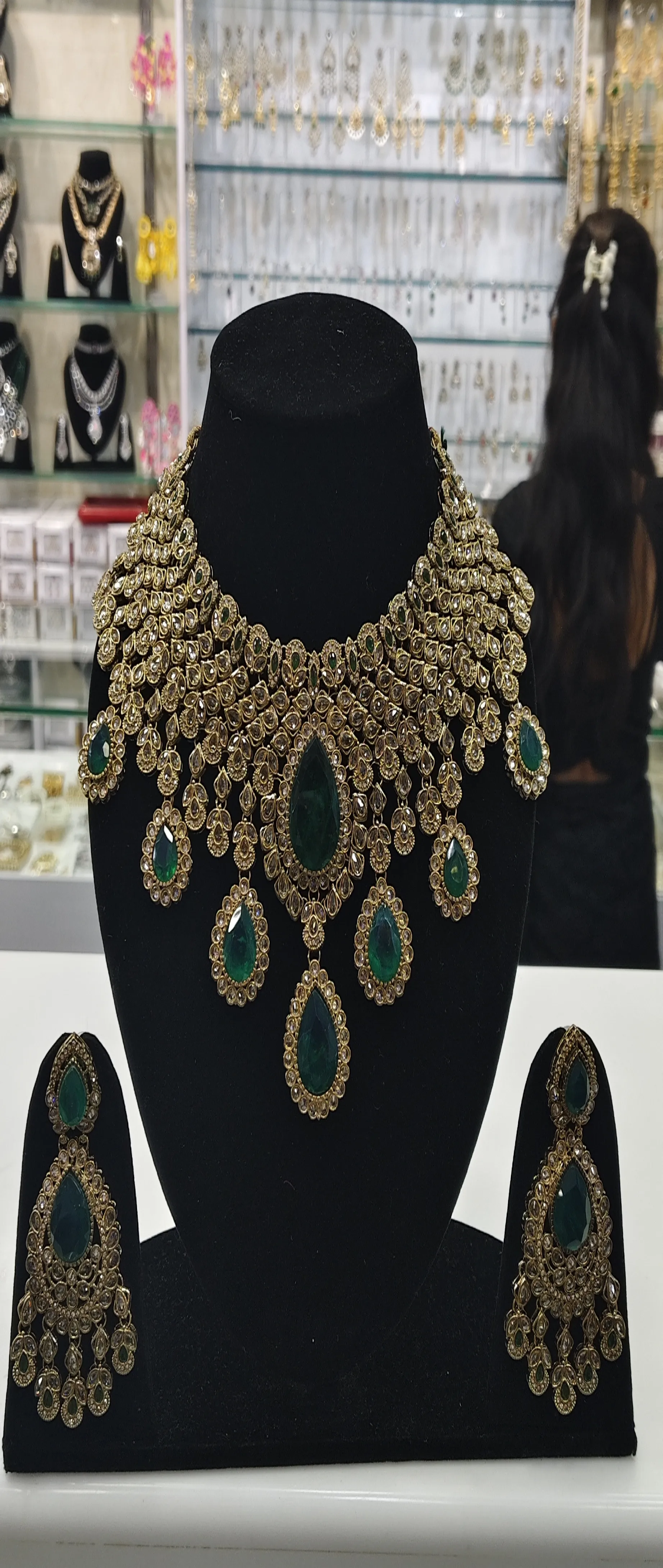 Paalki River City Gold and Necklace Set view 2