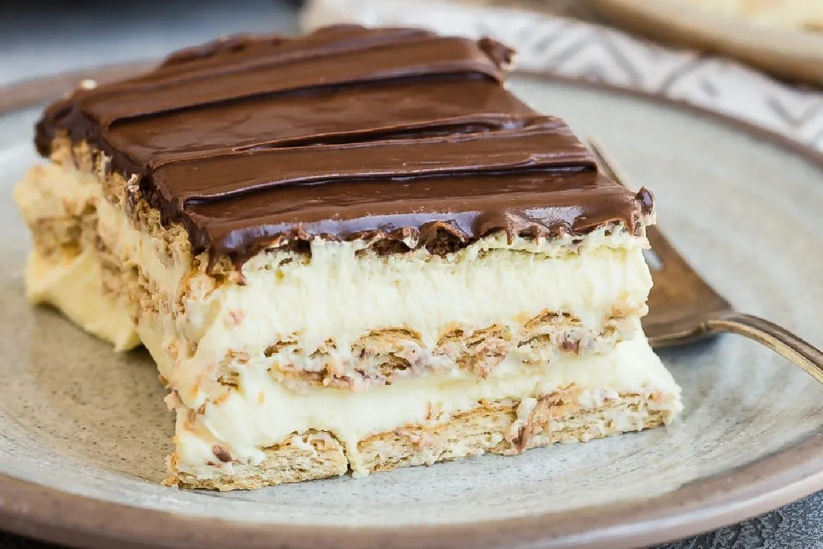 Chocolate Eclair Cake 1Pound view 2