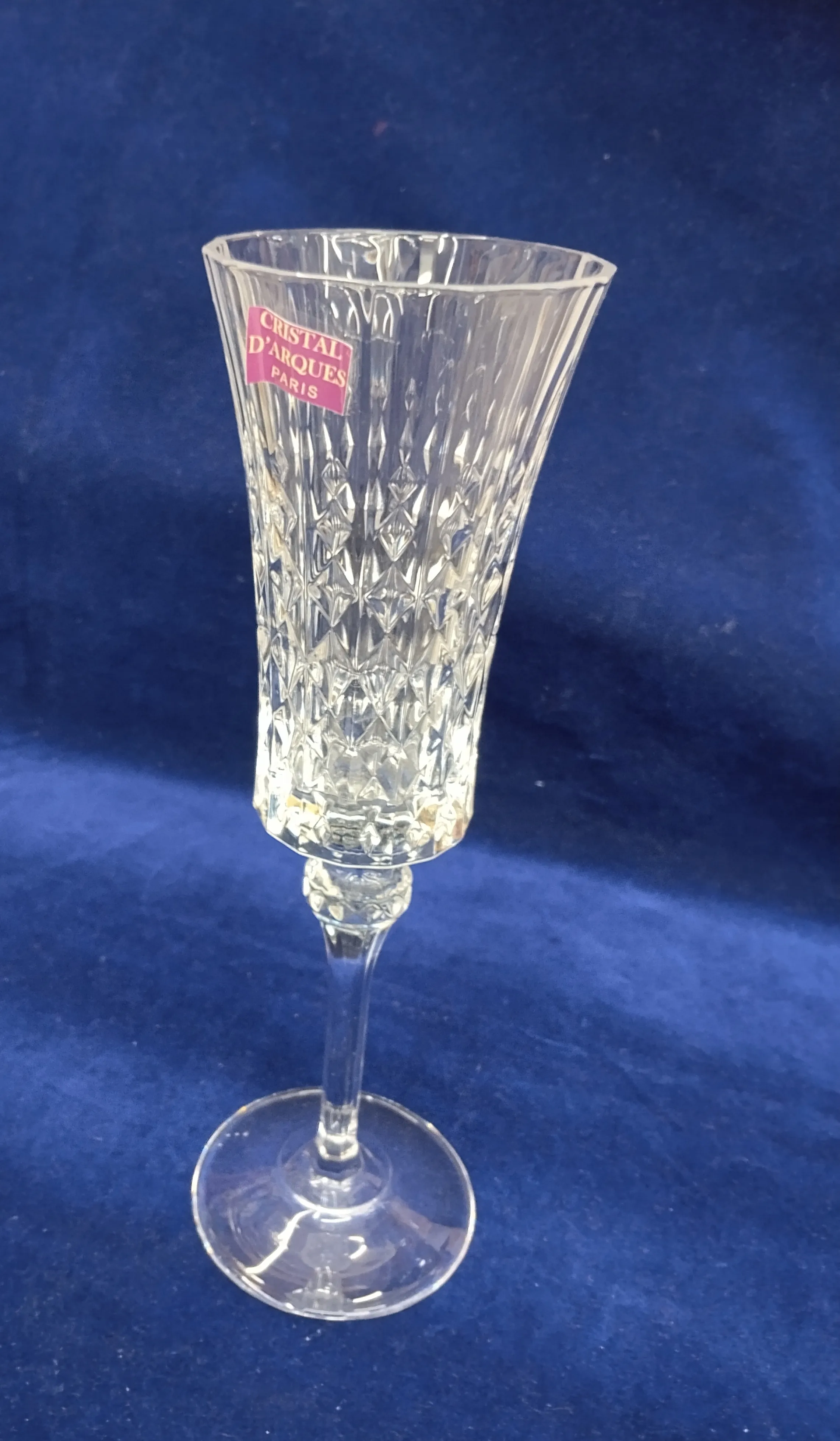 Cristal DArques Wine Glasses view 2