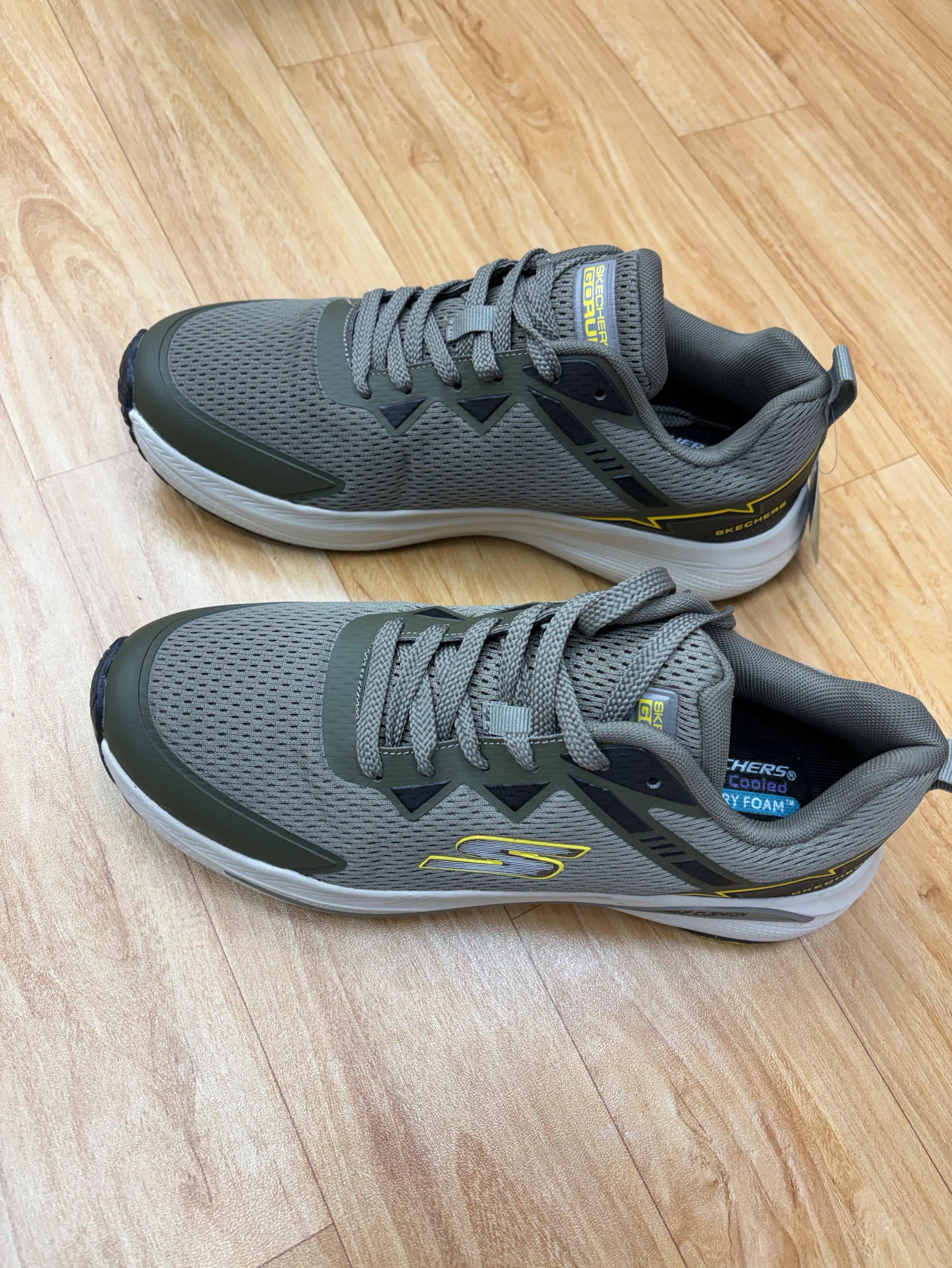 Skechers GOrun! view 2