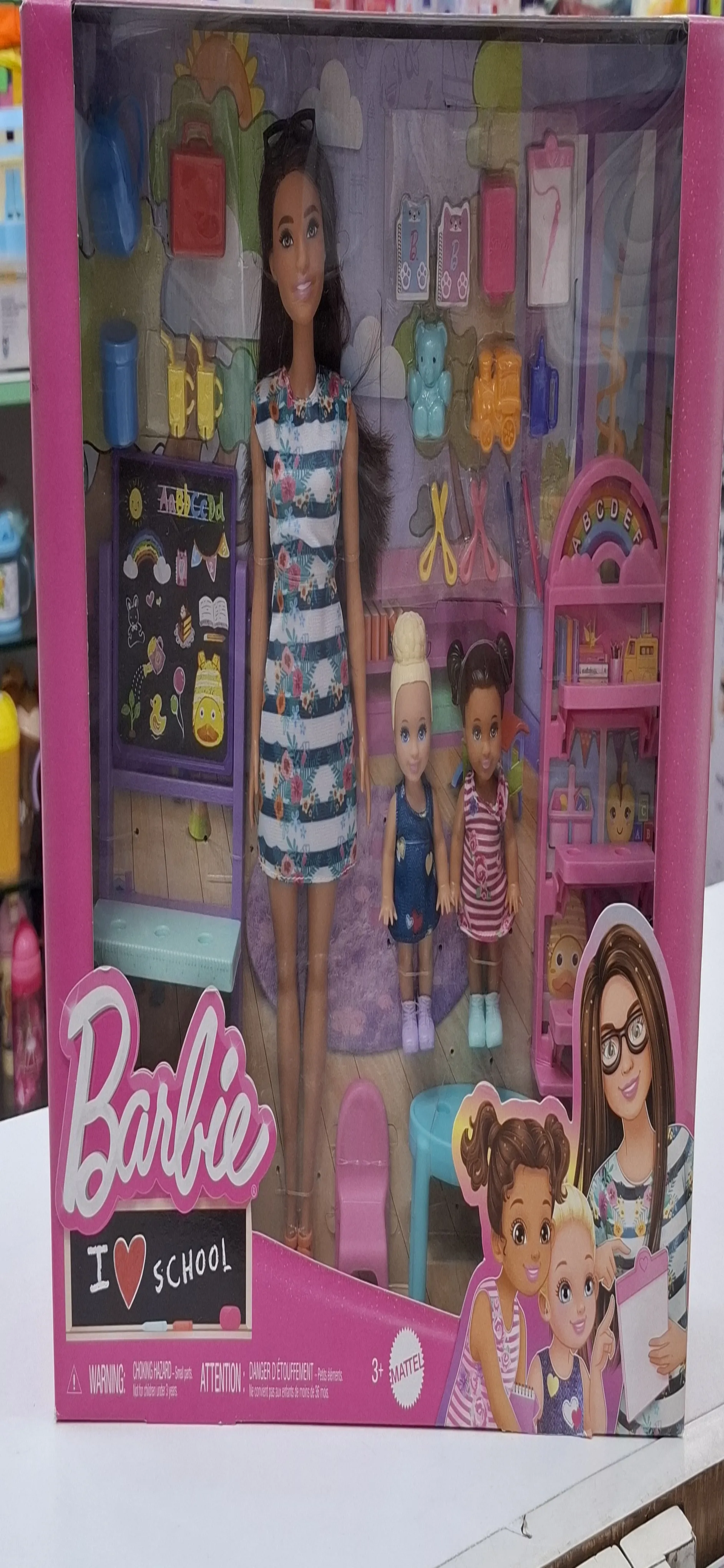 Barbie I Love School Set view 2