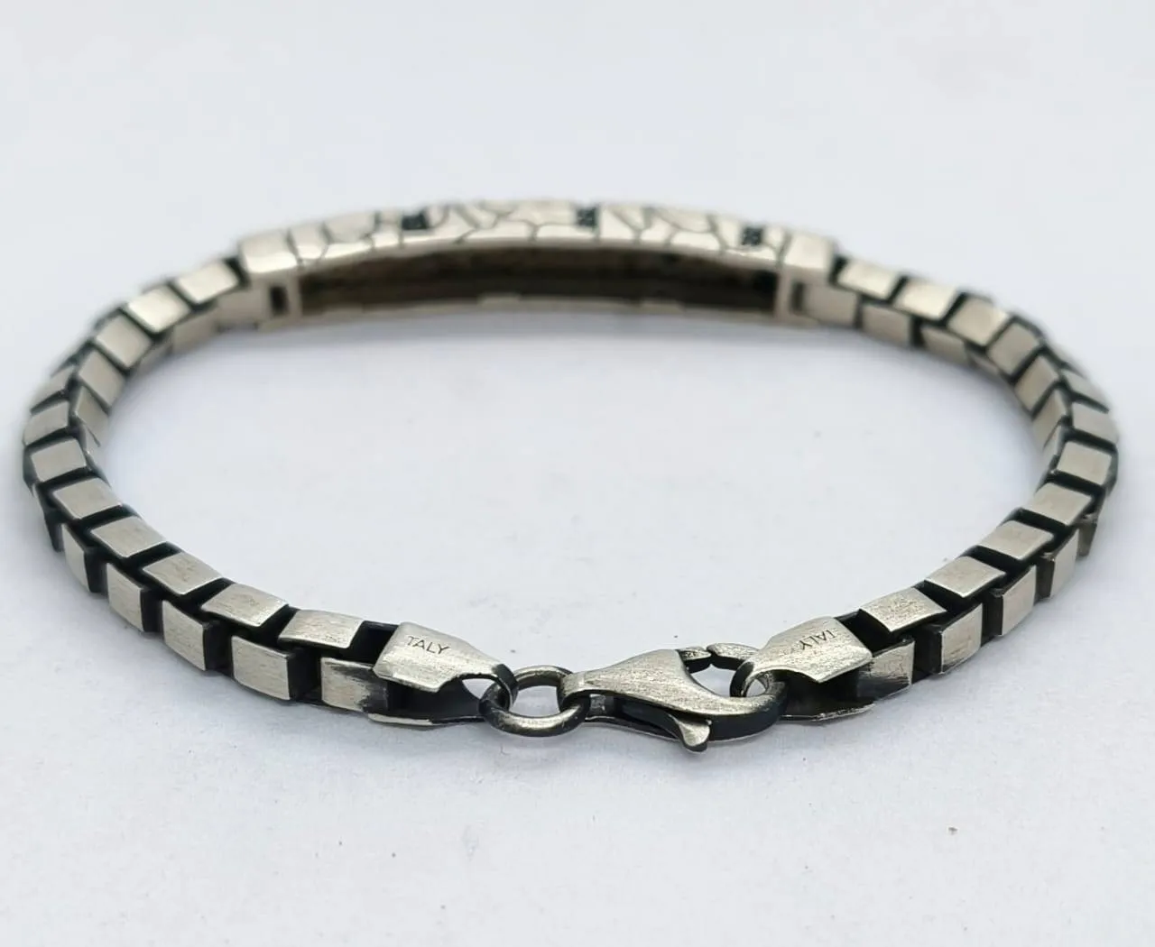 Intricate sterling Silver Bracelet (AVSBR-01) view 3