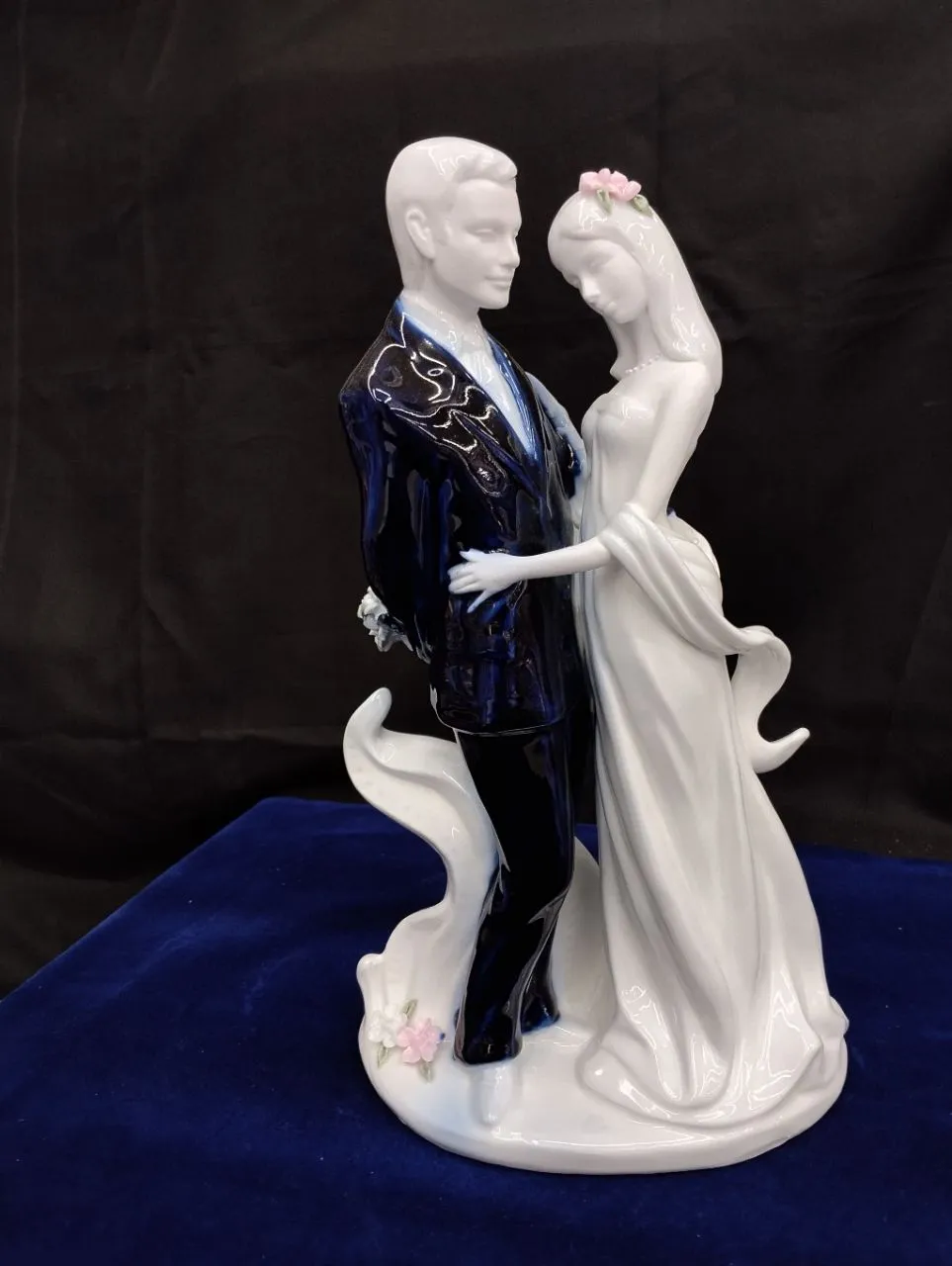 Elegant Lady Figurine view 2