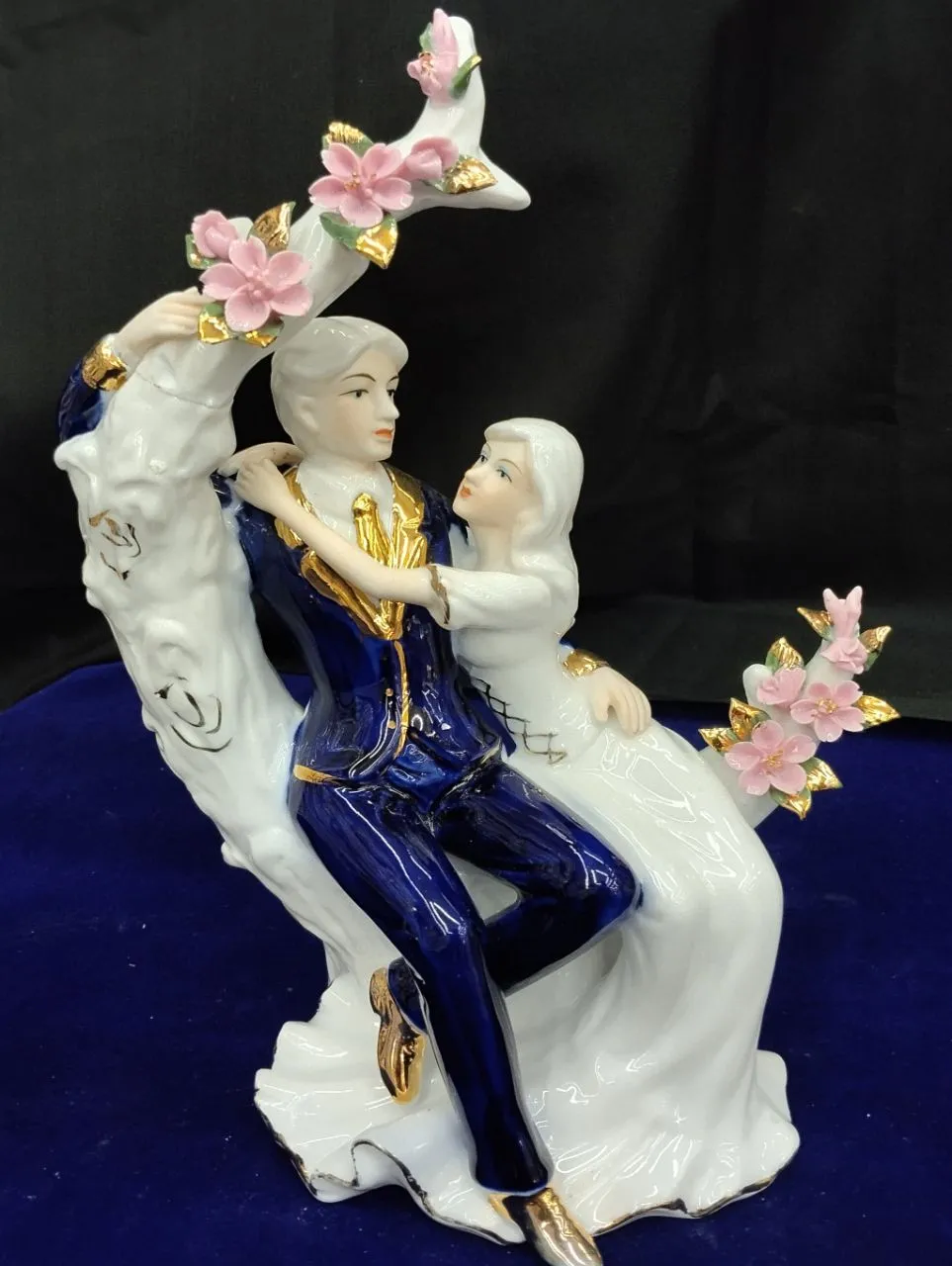 Porcelain Couple Figurine Adolescent view 6