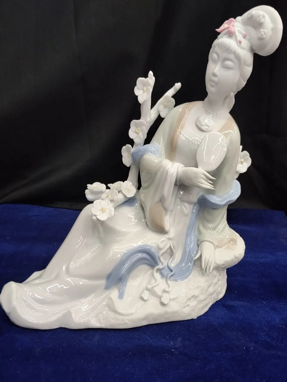 Ceramic Lady Figurine With Musical Instruments view 4