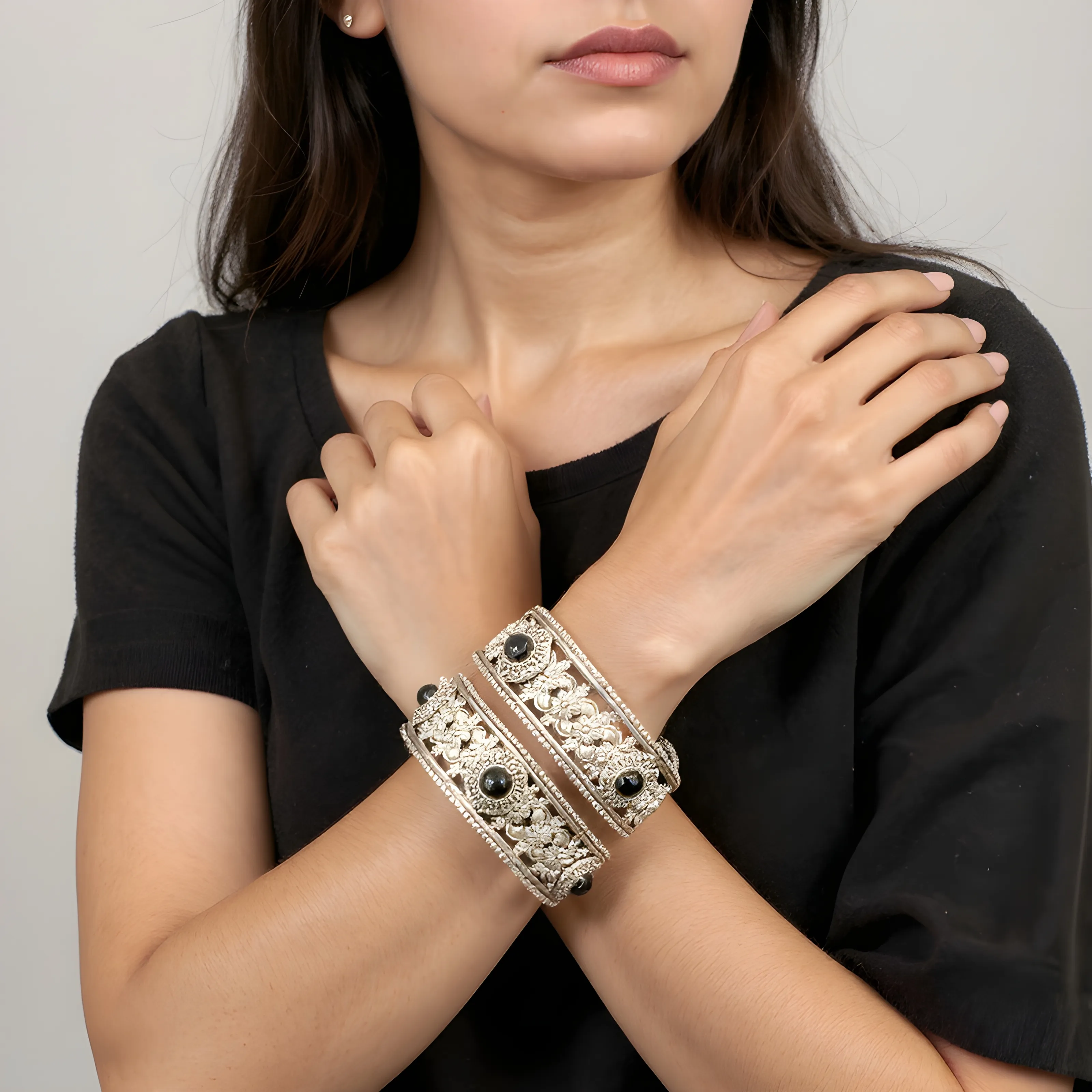 Vintage Silver Bangle Set view 4