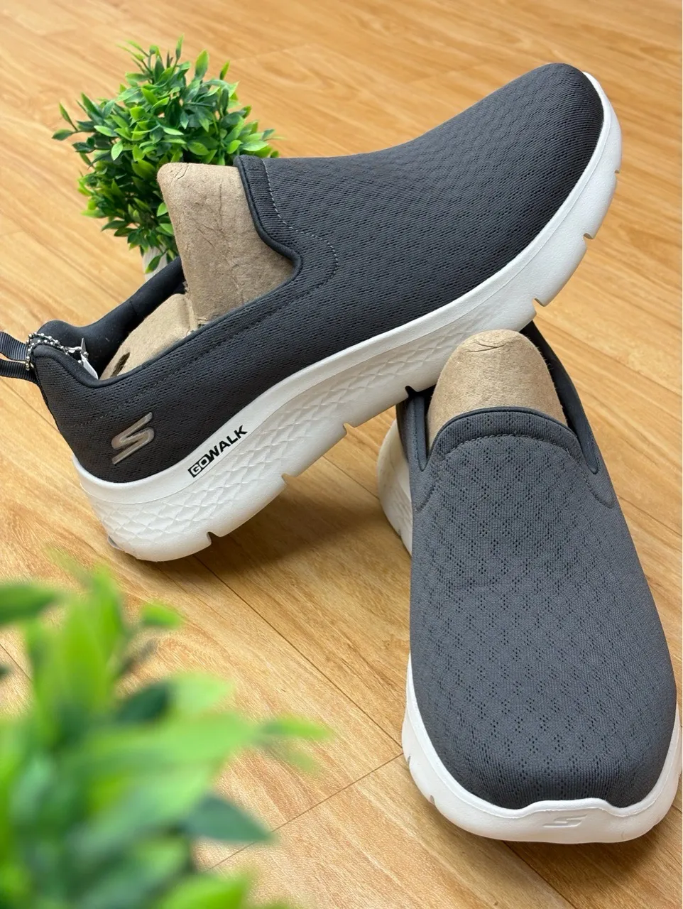 Skechers GOwalk Slip-On view 4