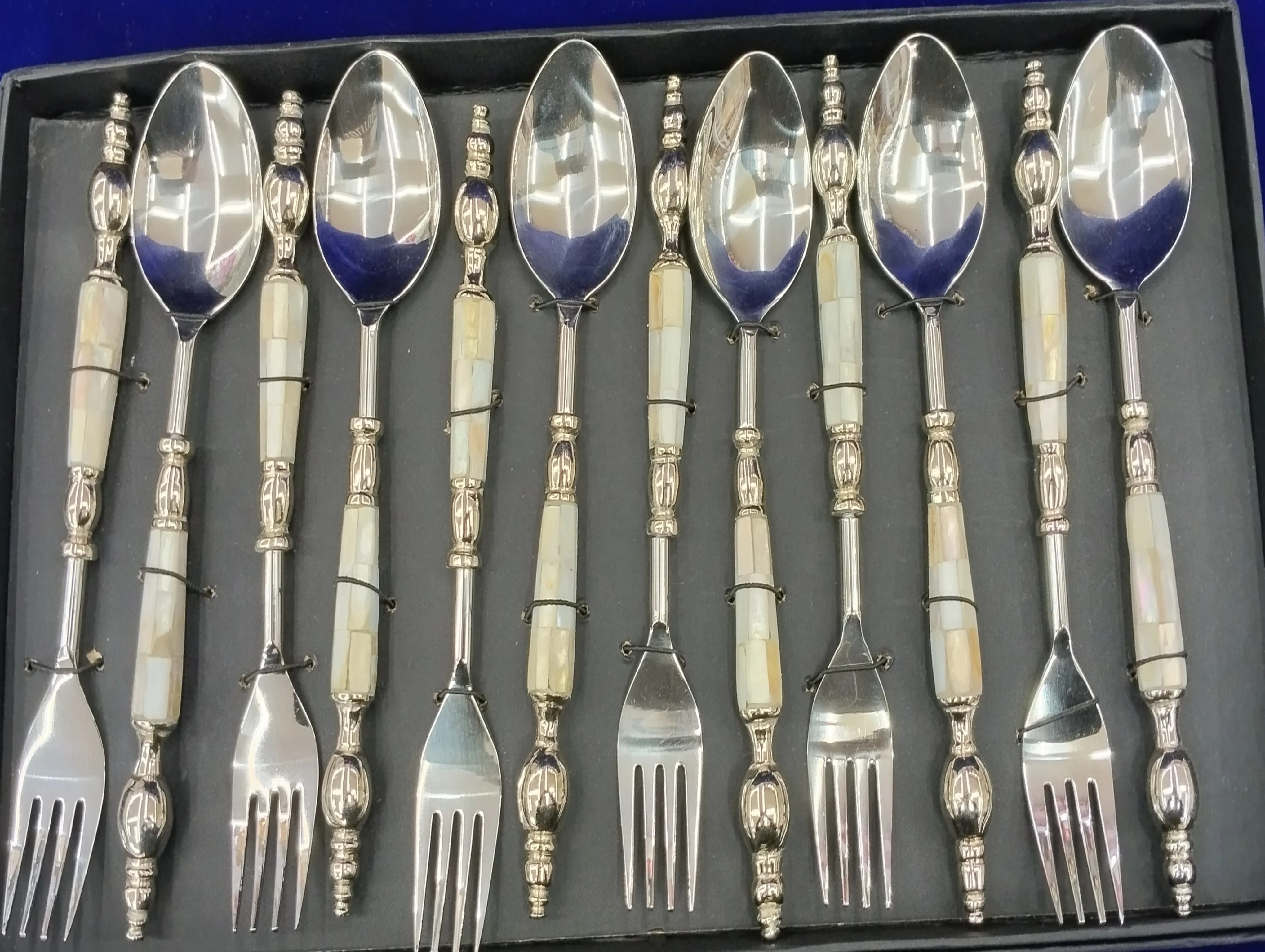 Decorative Cutlery Set view 2