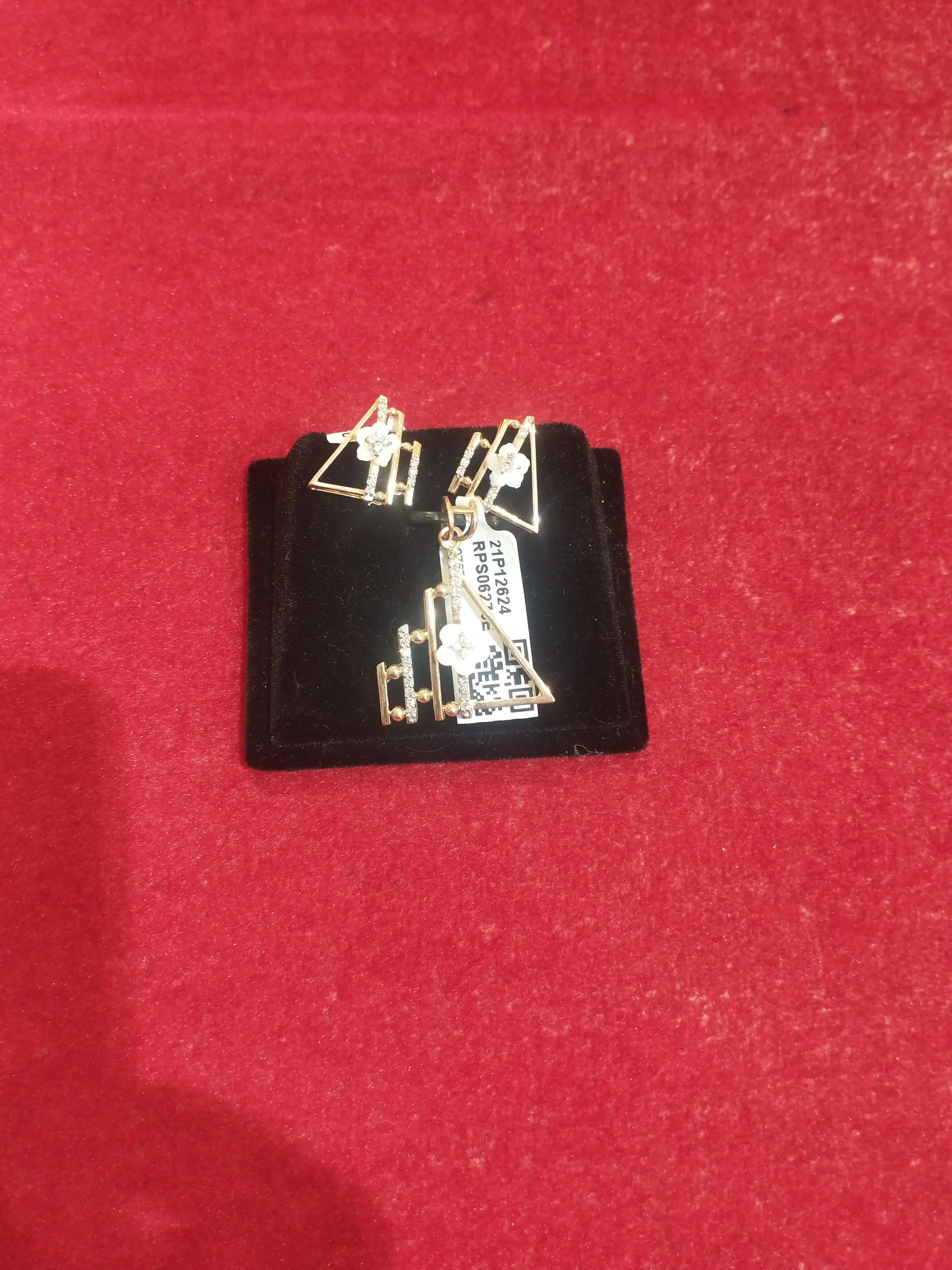 Gold Earring Set view 2