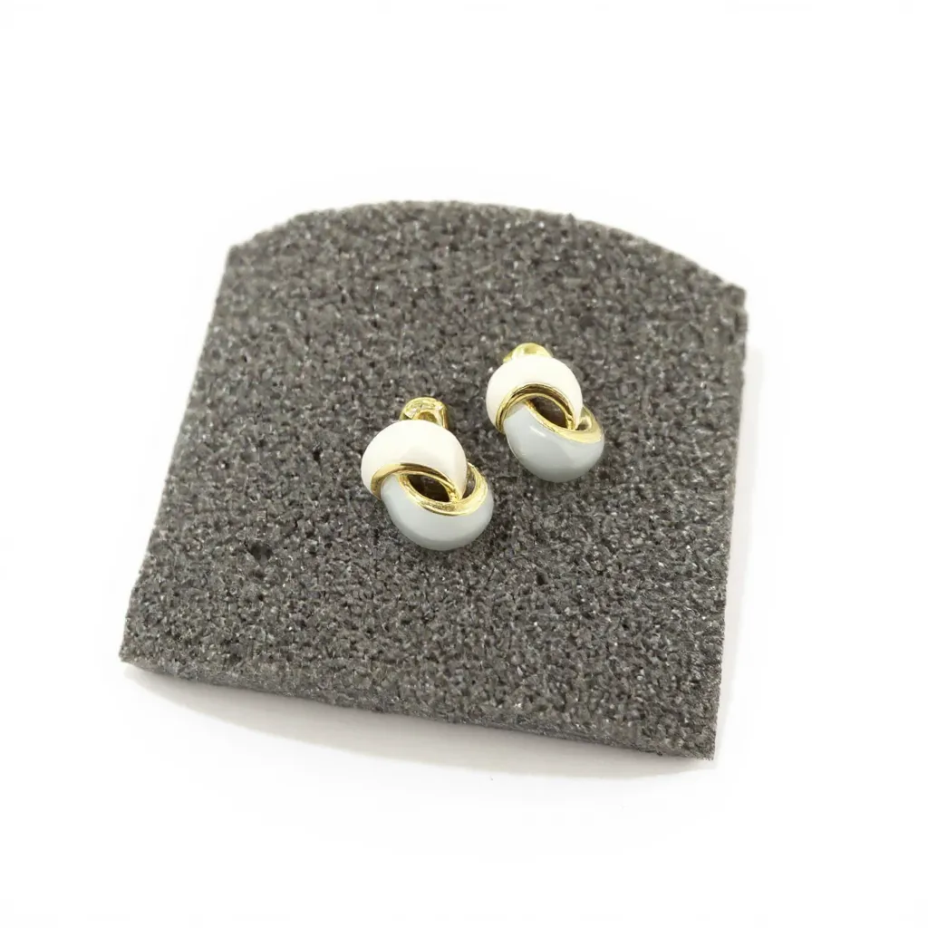 Elegant Designer Earrings view 2