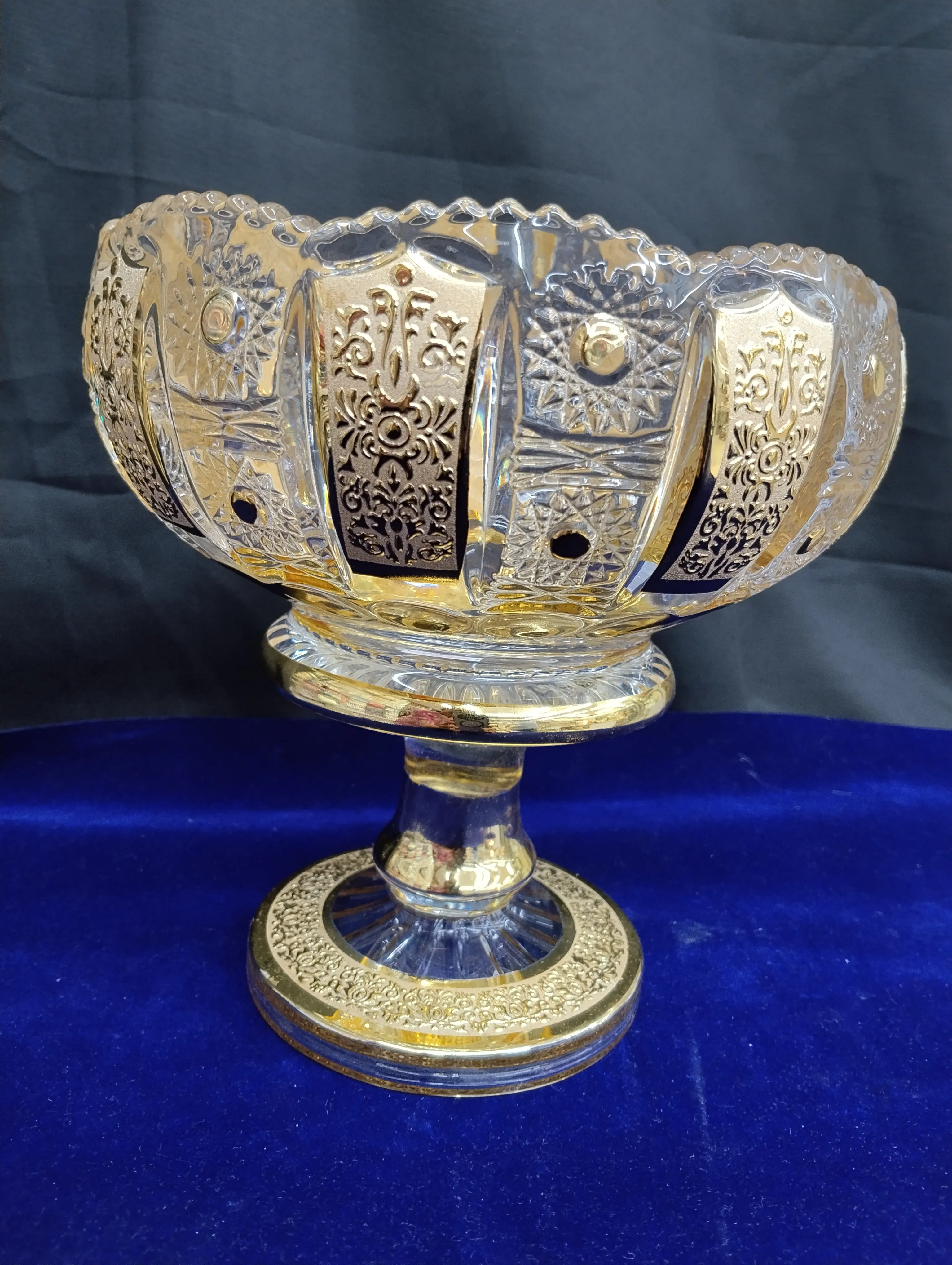 Luxurious Cut-glass Bowl view 2