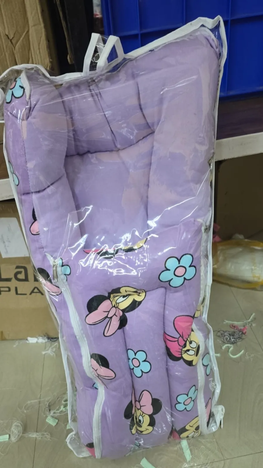 Kids Minnie Mouse Chair view 2