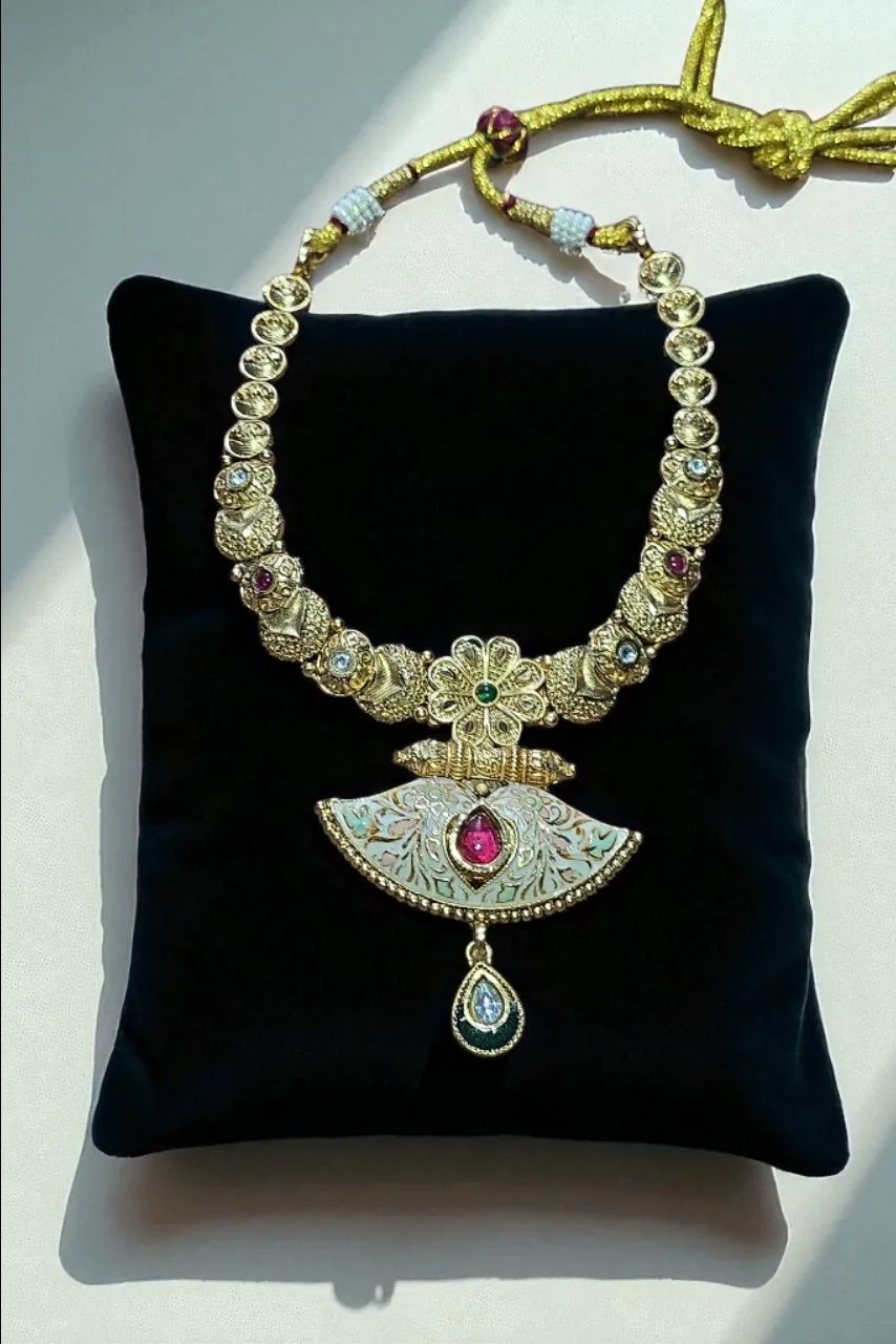 Antique Gold Floral Necklace Set view 4
