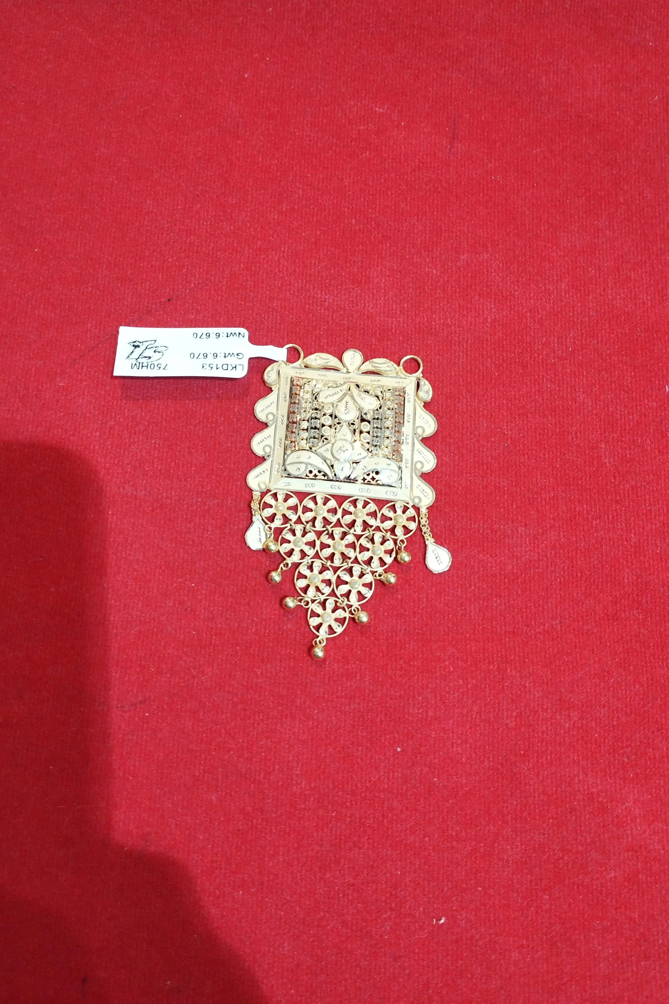 18k Gold Pendant 6.67gram view 2