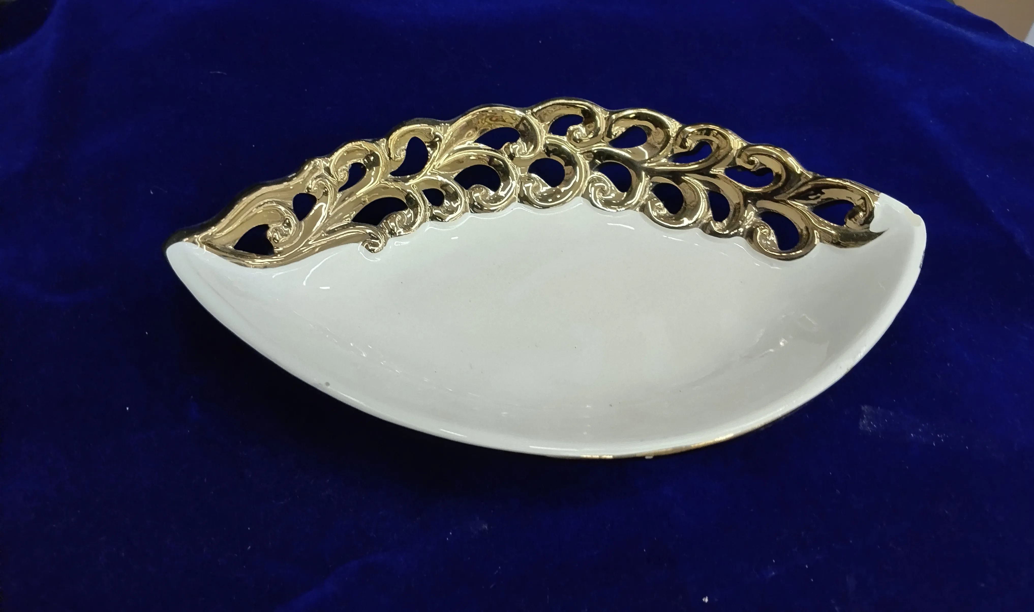 Gold-Edged Decorative Plate view 2