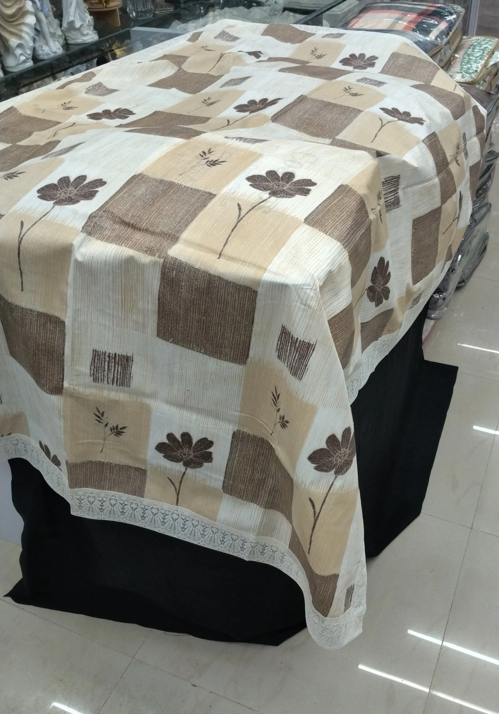Shimmering Table Cover view 2