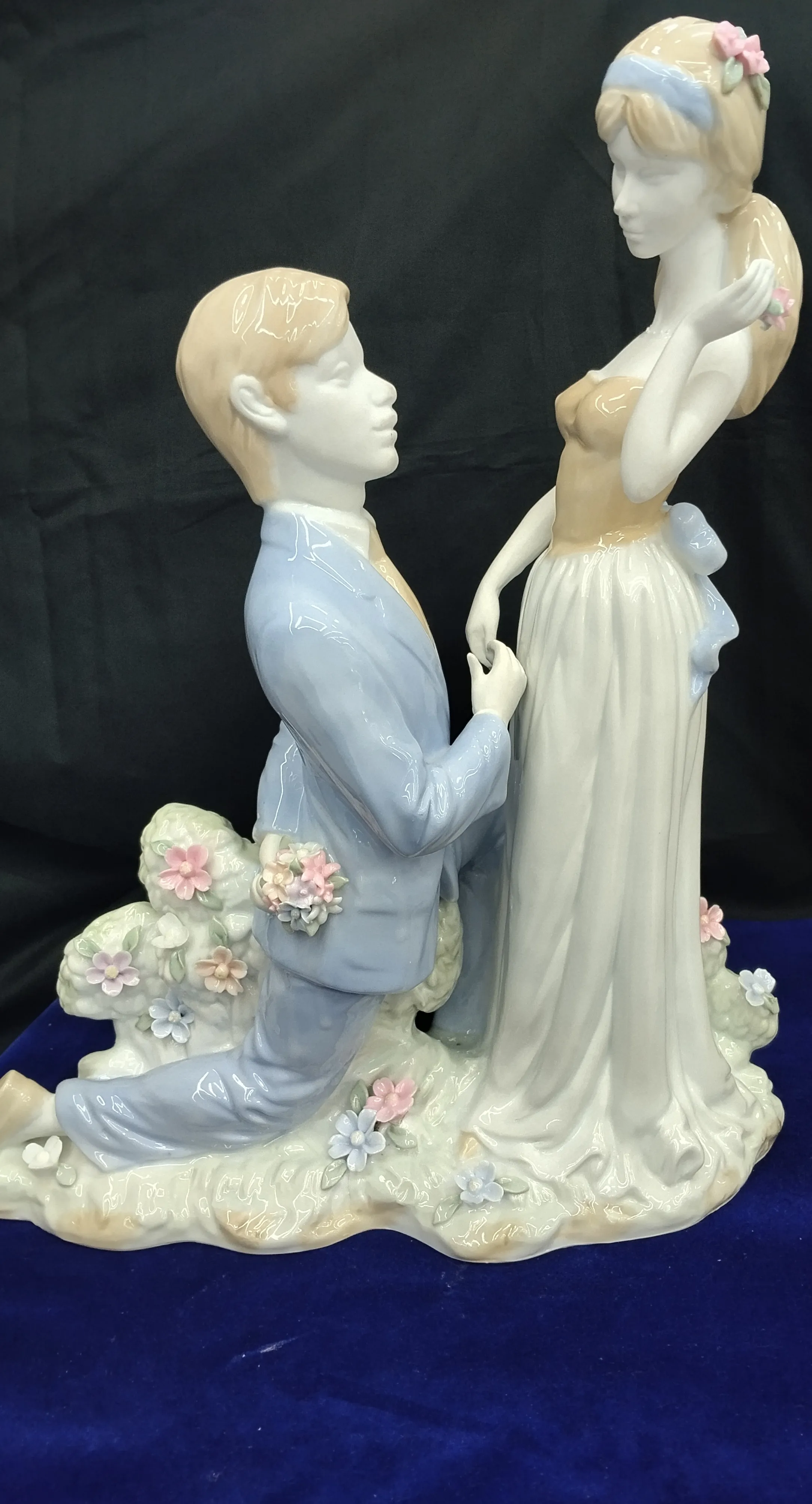 Romantic Couple Figurine 18 Inches view 2