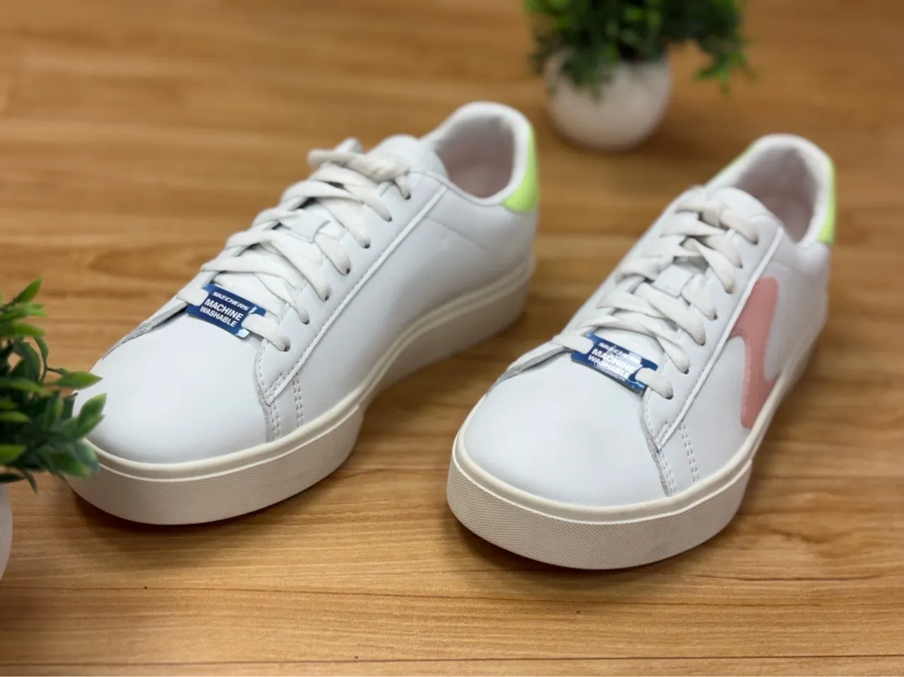 Sketchers  Shoes view 4