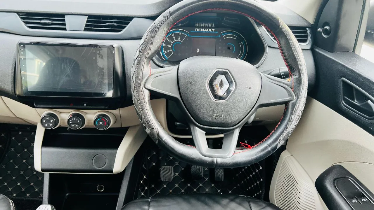 Renault Triber view 4