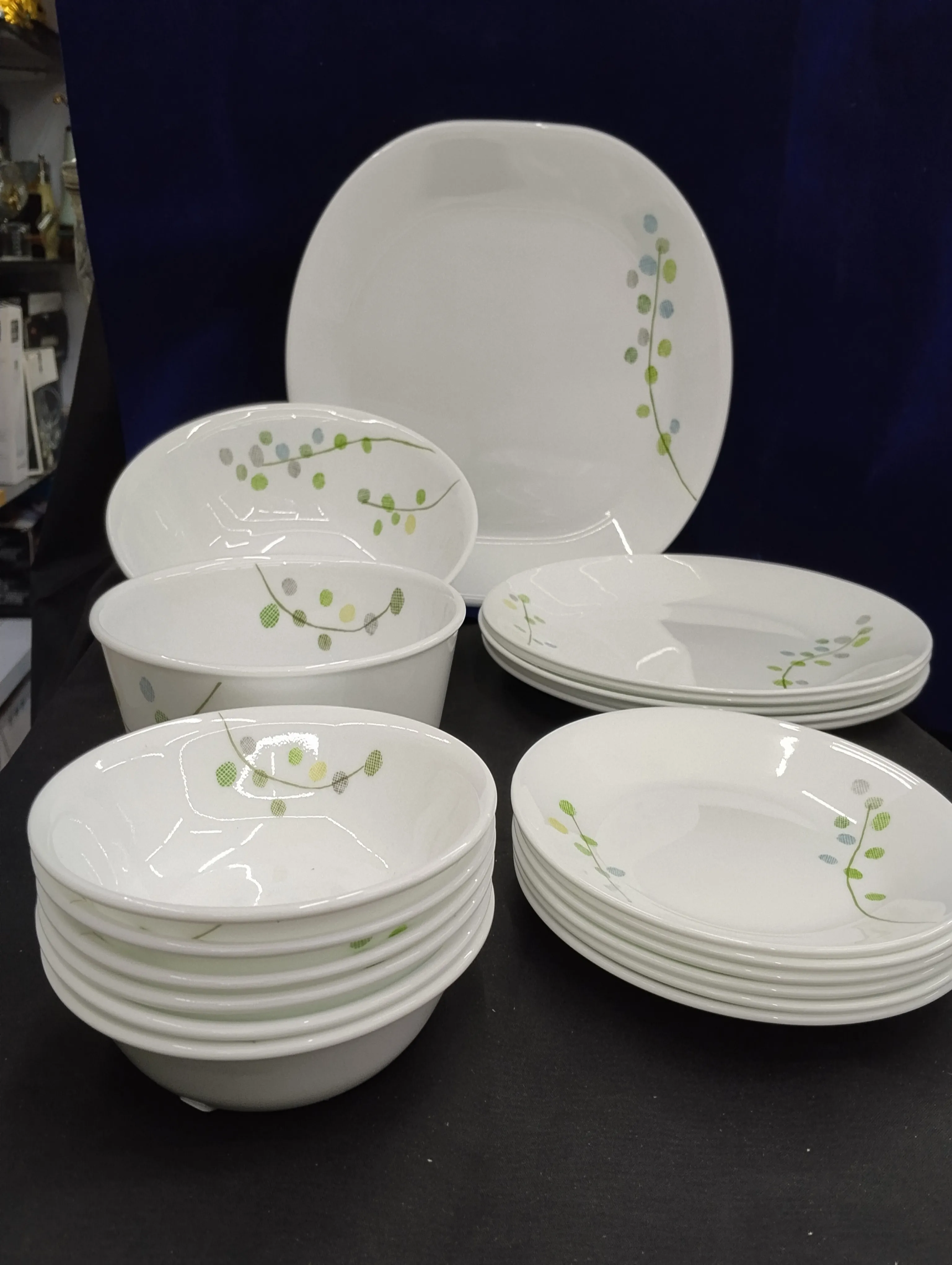 Decorative Porcelain Dinnerware Set view 2