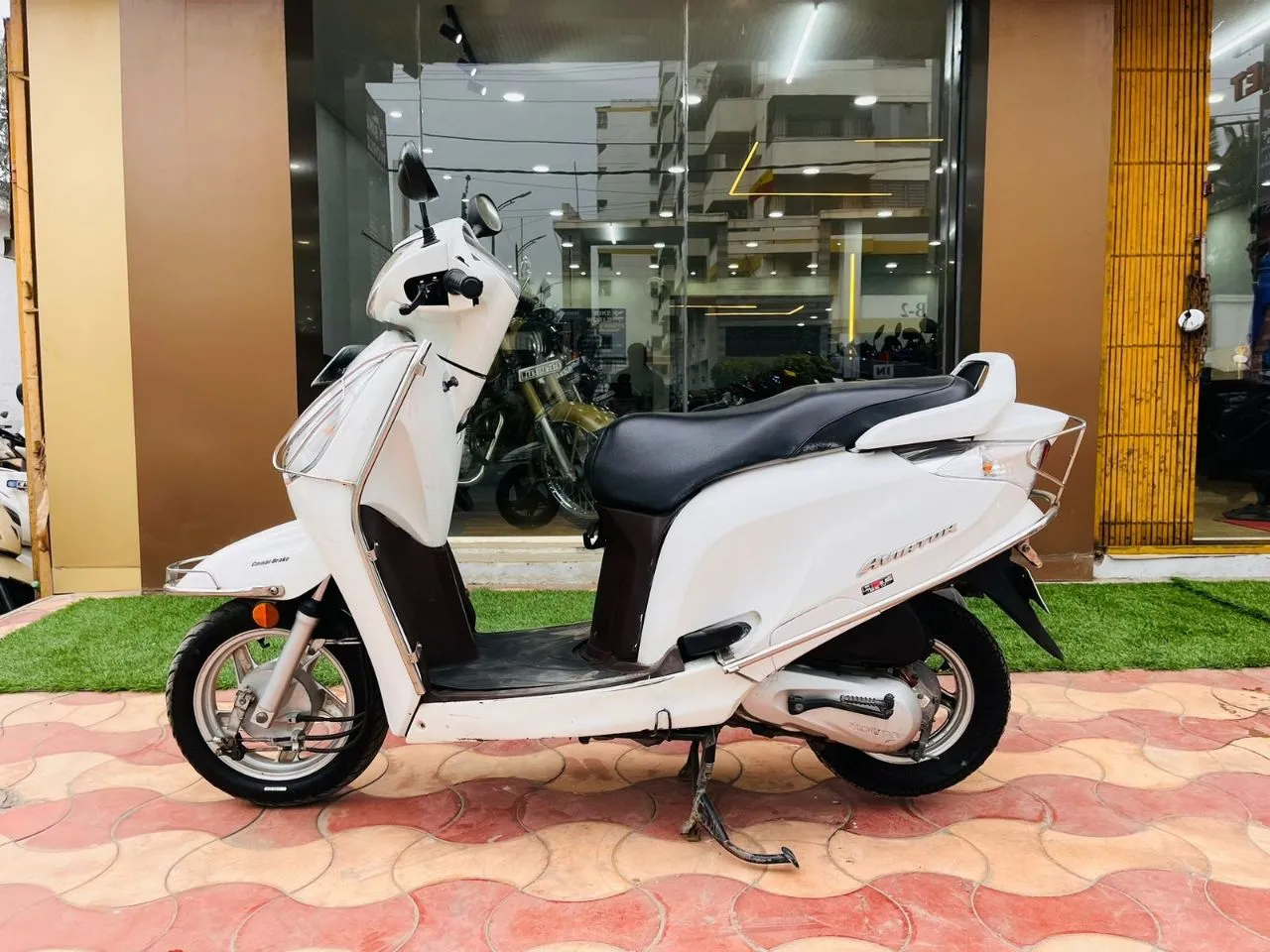 Aviator/2019 Model view 5