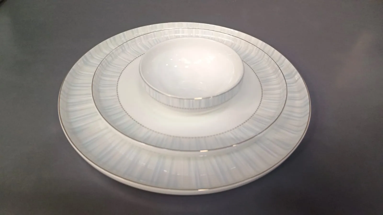 Fine Forciline Dinnerware Set view 2