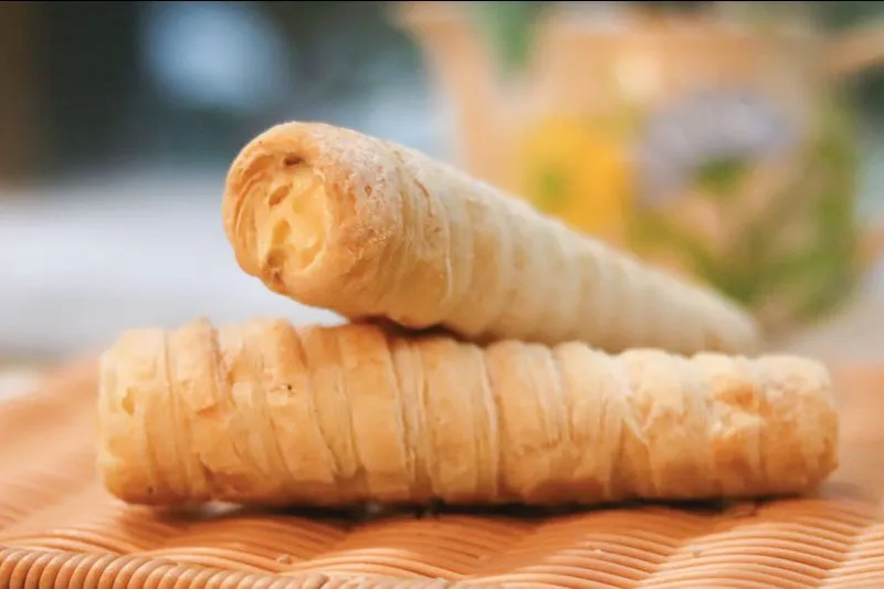 Vanilla Cream Roll view 2
