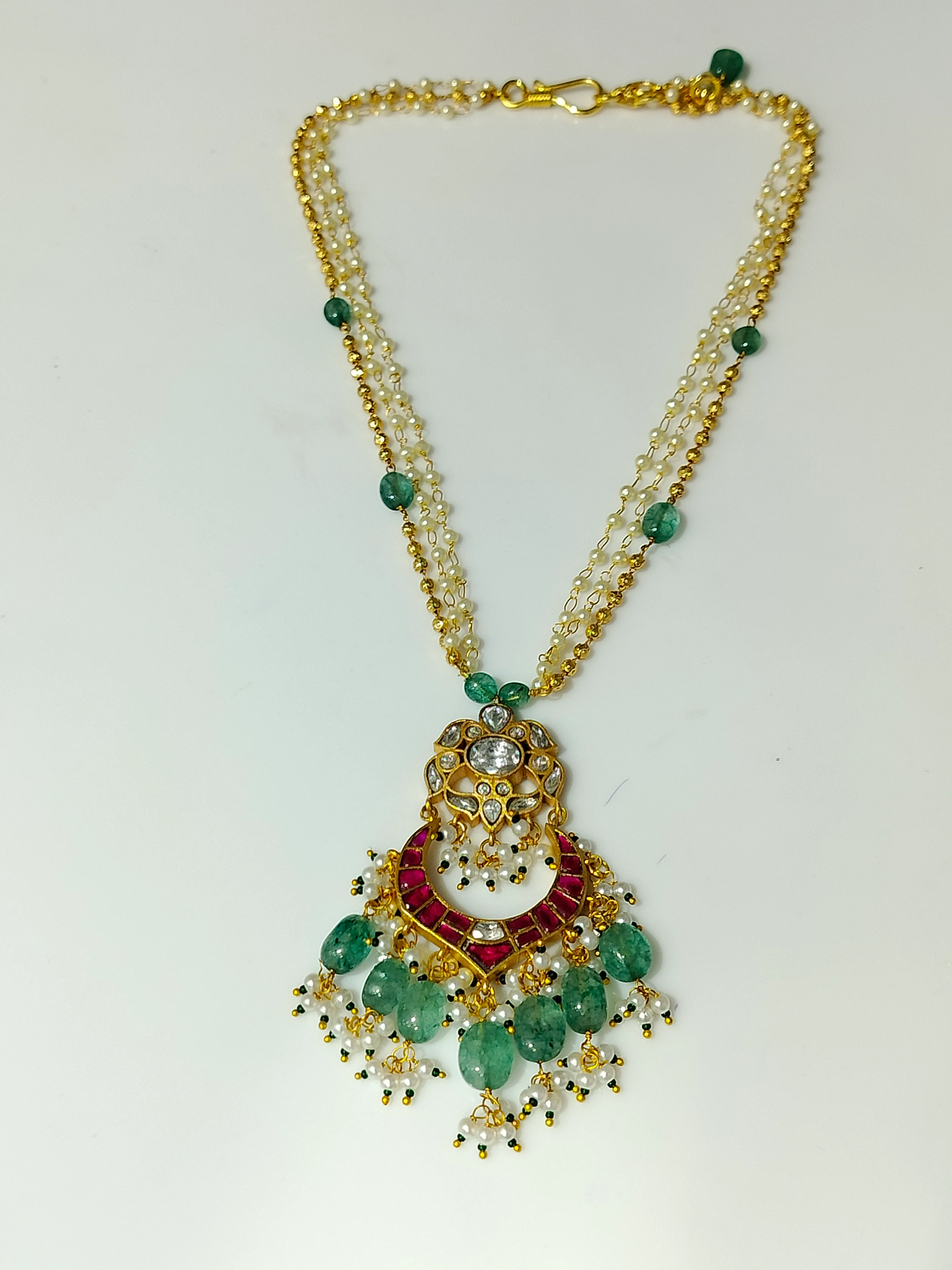 Jadau Kundan Pendend Set view 3