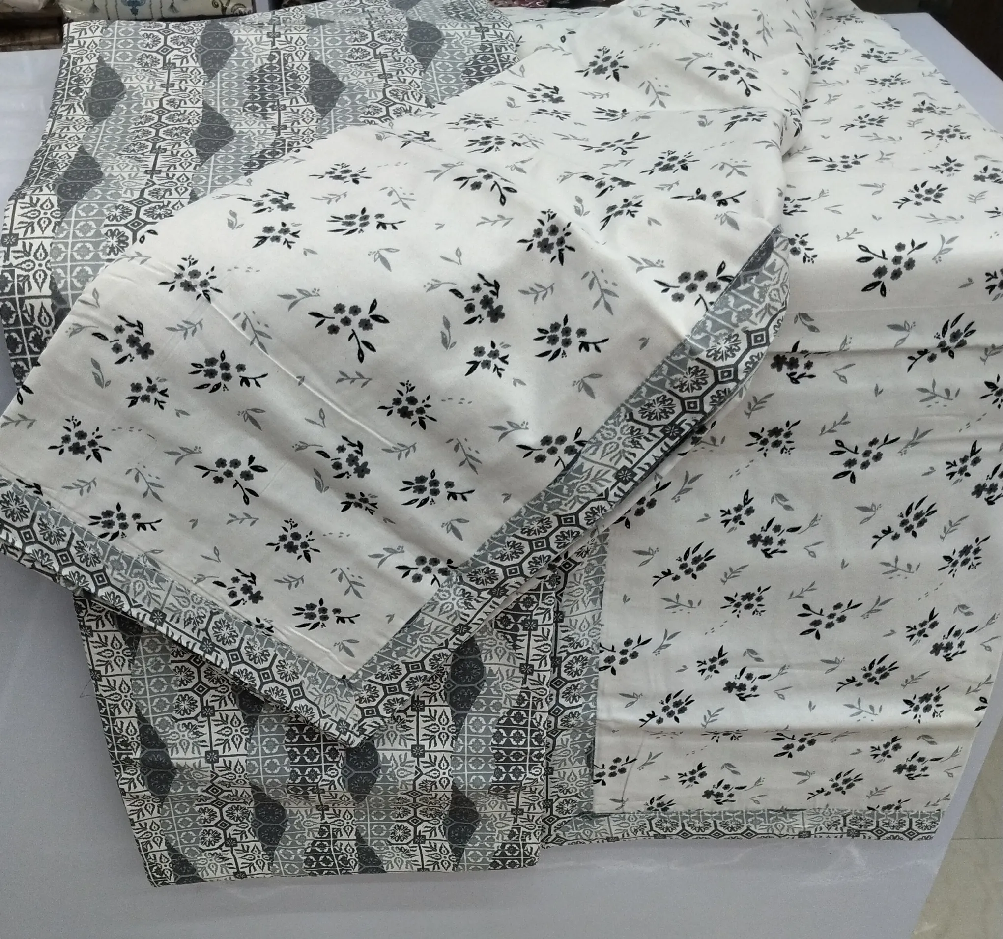 Floral Print Cotton Comforter view 2