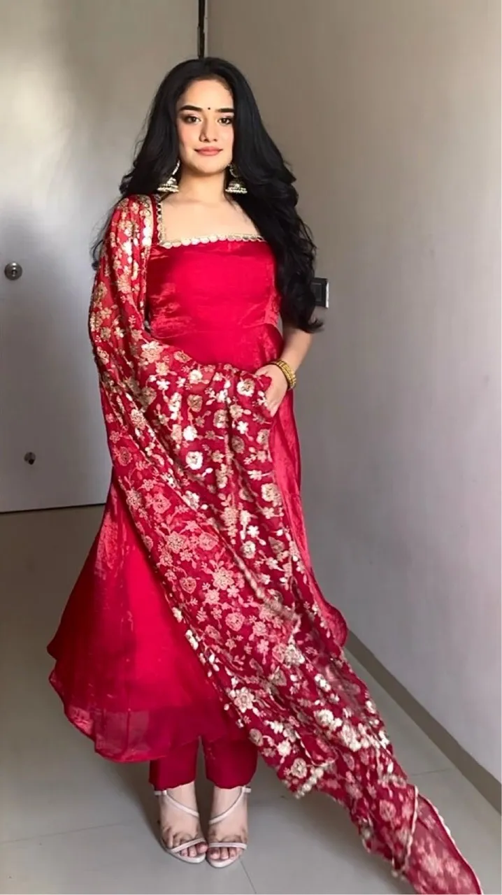 'Ayina' Suit set - Red view 2