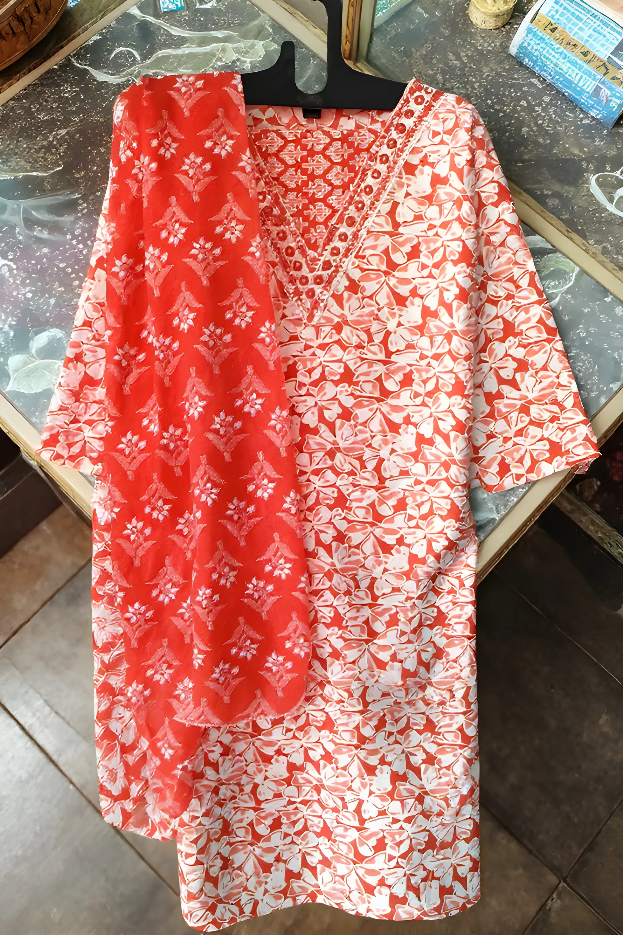 Red Printed Kurta Size M view 2