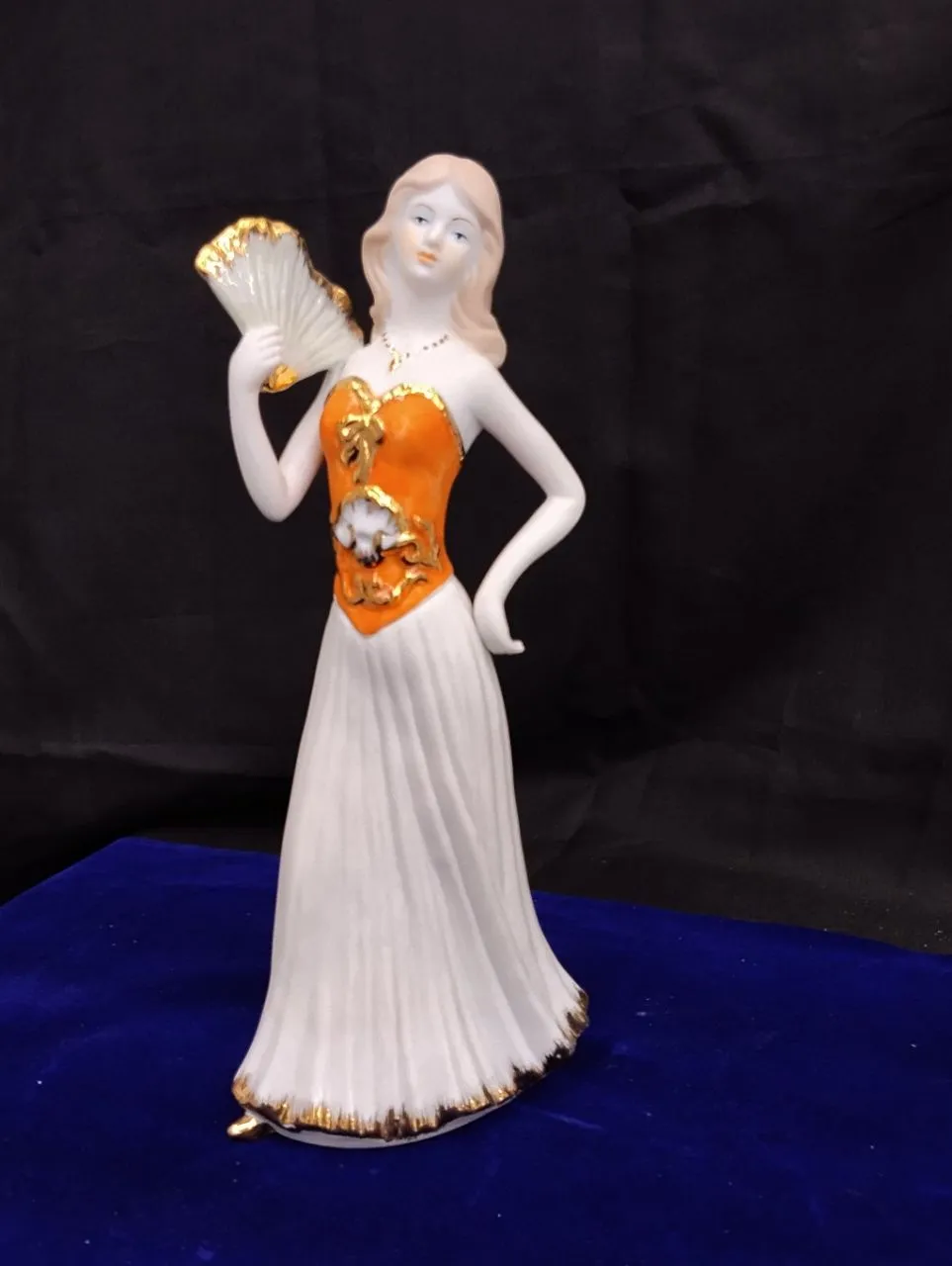 Elegant Porcelain Figurine view 7
