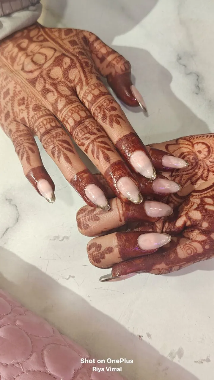 Henna Art with Nail Extensions view 2