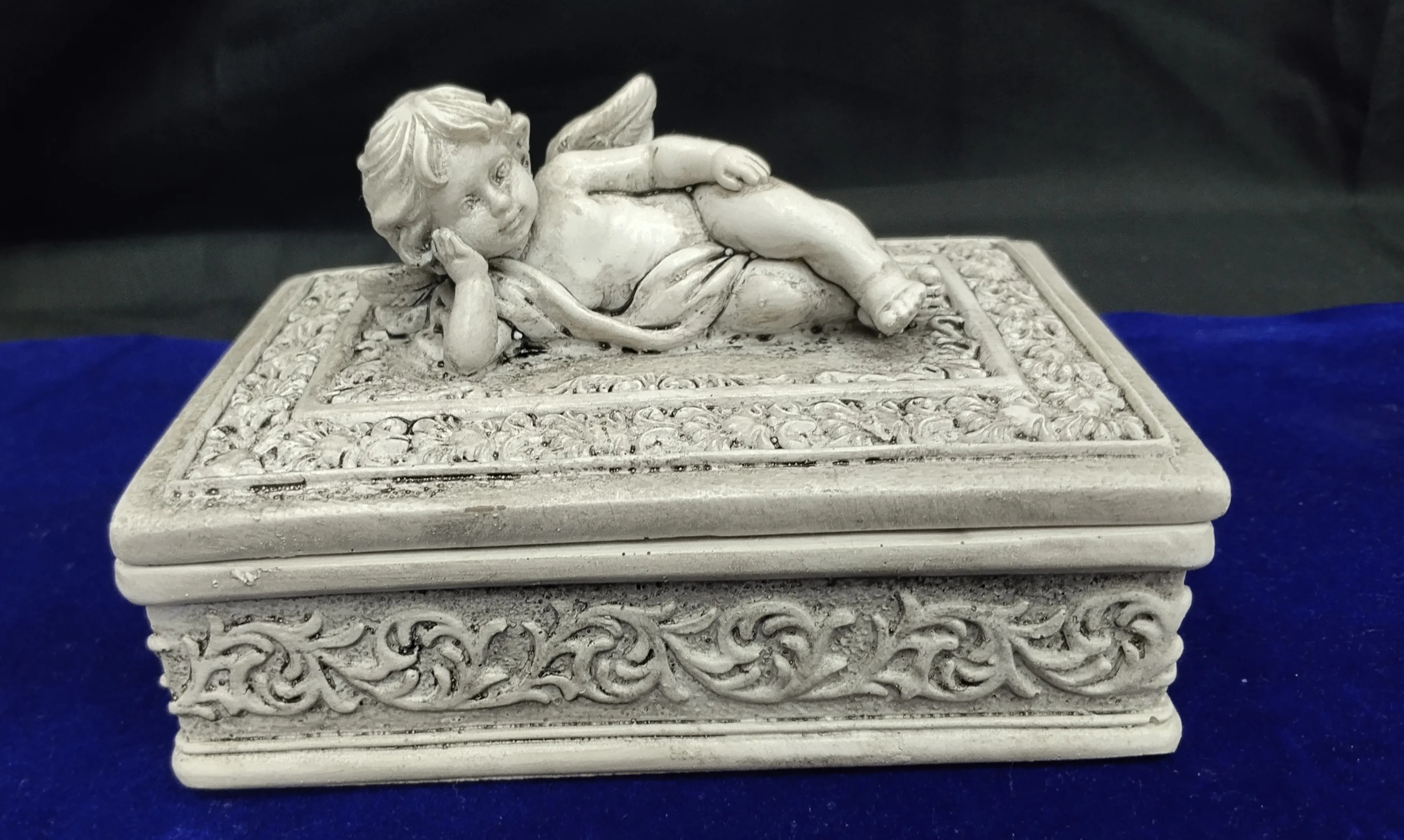 Cherub Trinket Box view 2