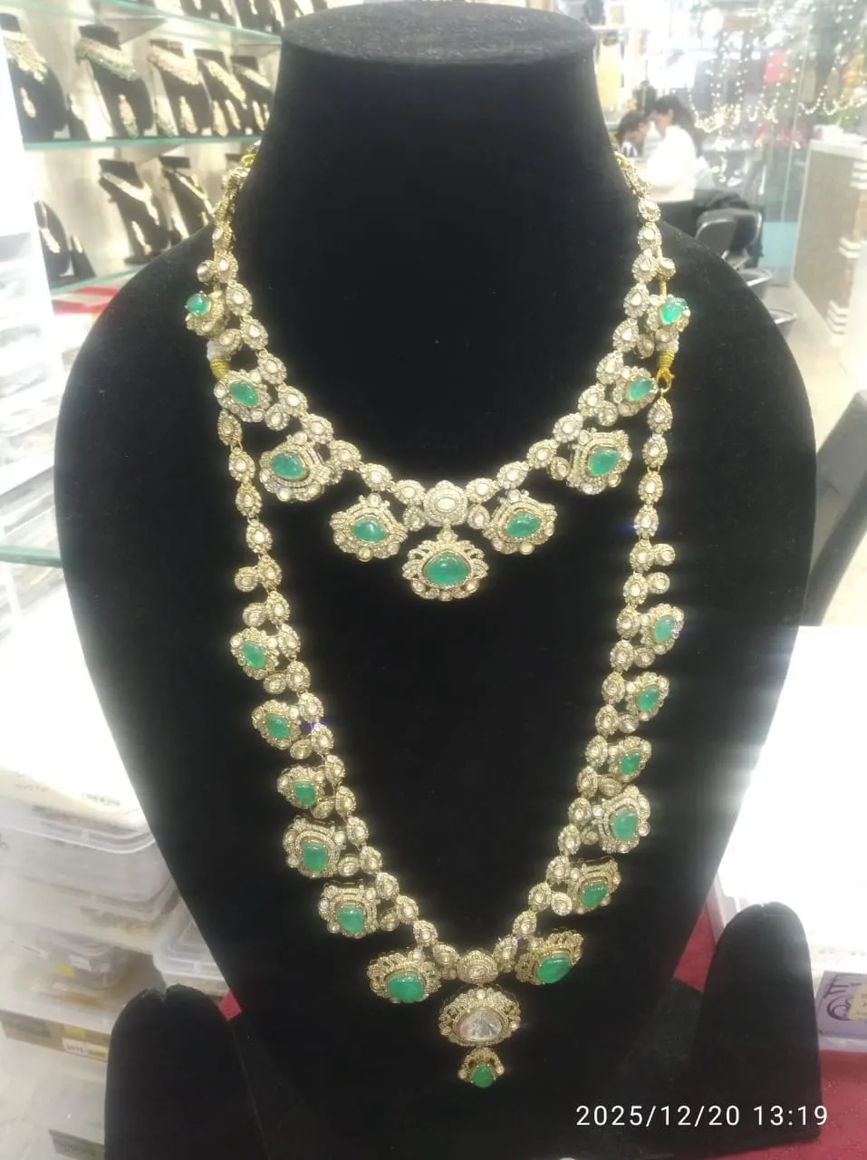 Gold and Emerald Necklace. Bridal view 2