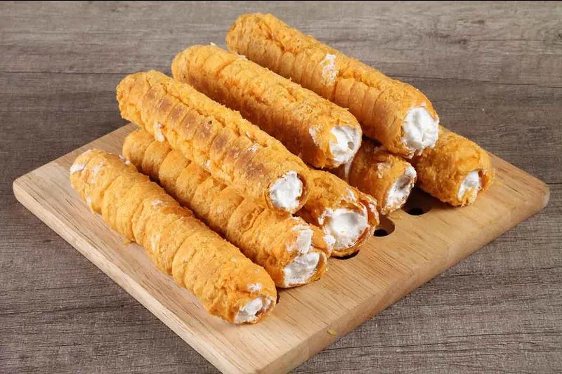Vanilla Cream Roll view 3